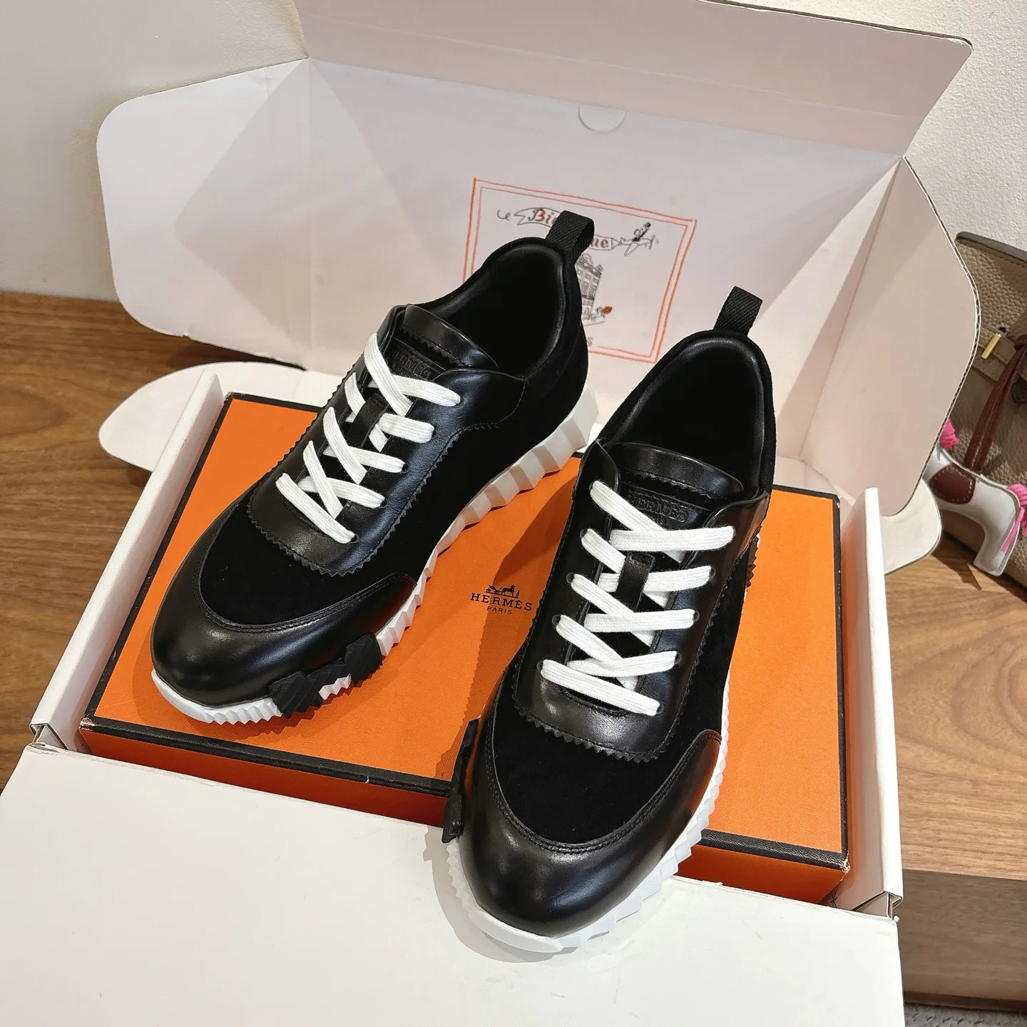 Кроссовки Женские Hermes 18729685