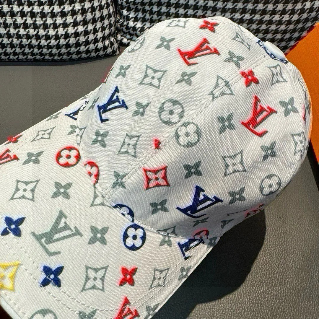 Головные Уборы Louis Vuitton 18347074