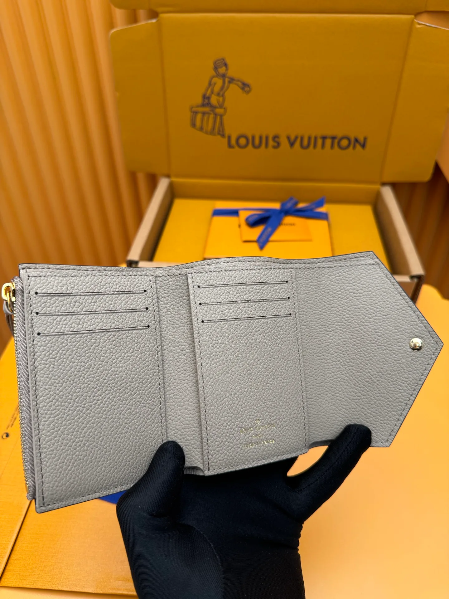 Клатчи Женские Louis Vuitton 1923364