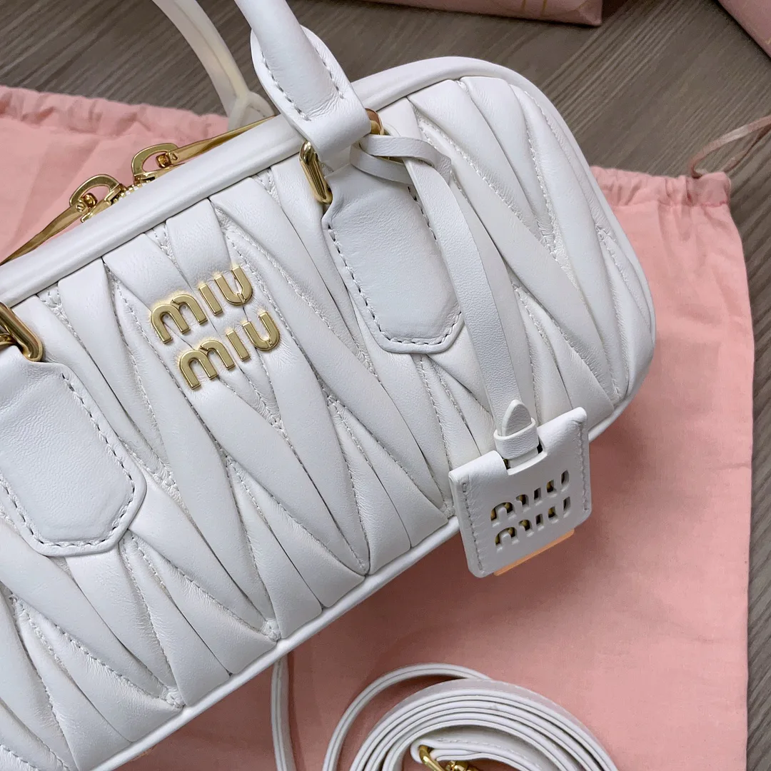 Классические Сумки Женские Miu Miu 11204052