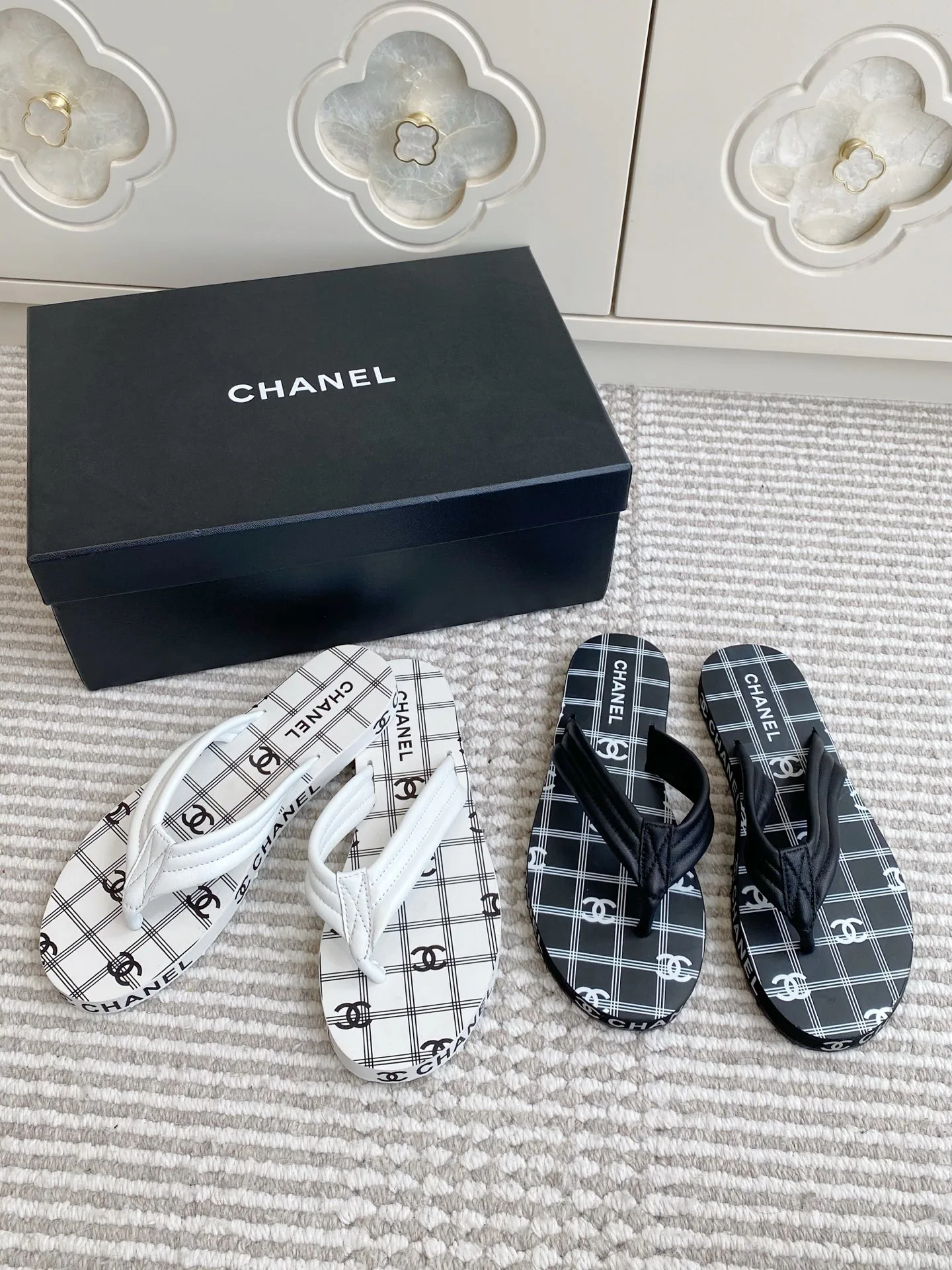 Шлепанцы Женские Chanel 11909726