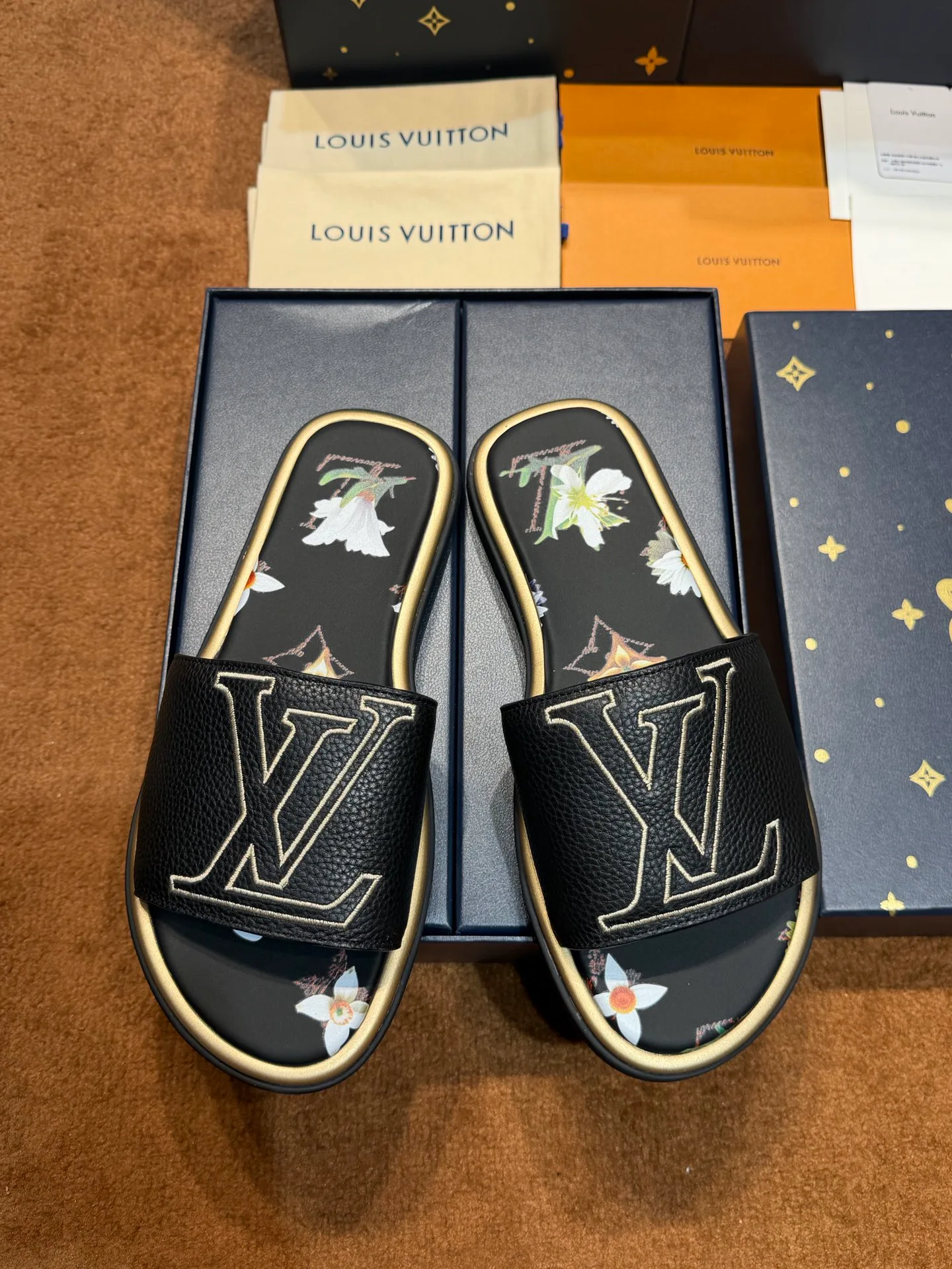Шлепанцы Женские Louis Vuitton 17059504
