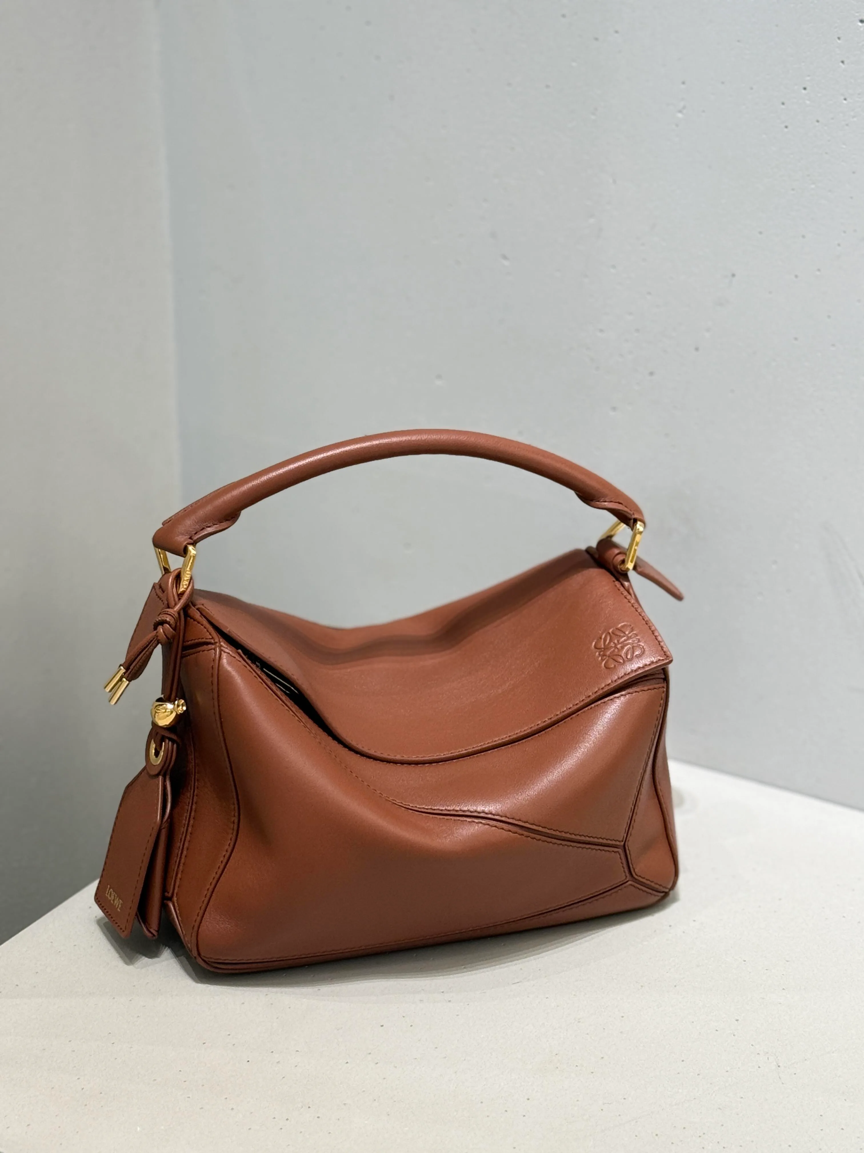 Классические Сумки Женские Loewe 11837656