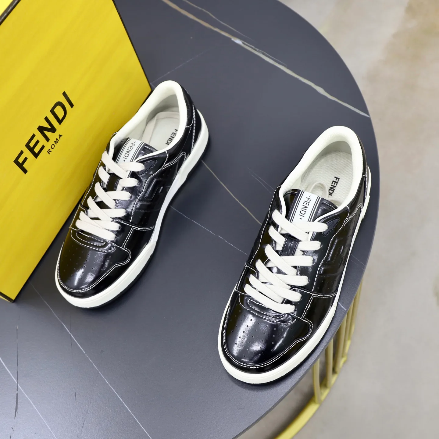Кроссовки Женские Fendi 18516271