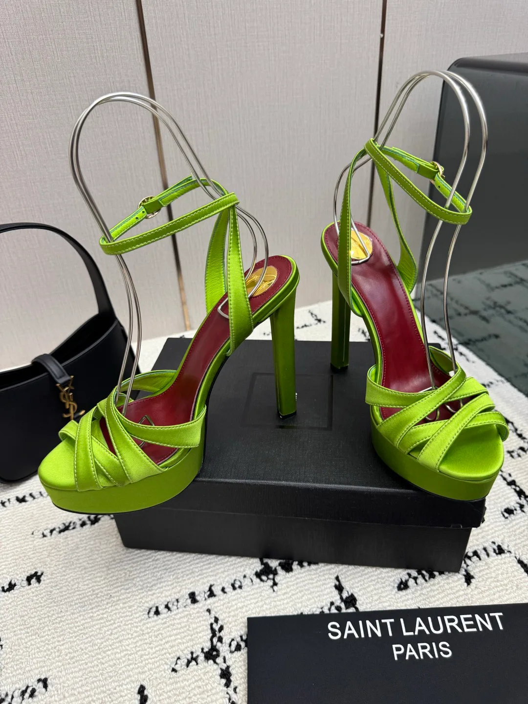 Босоножки Женские Saint Laurent 18049027