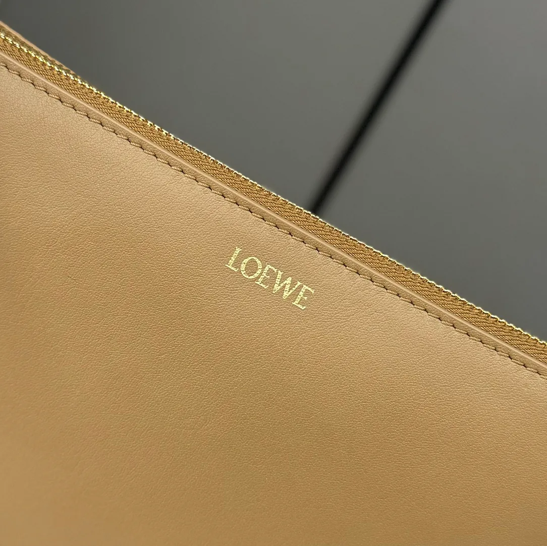 Клатчи Женские Loewe 245252