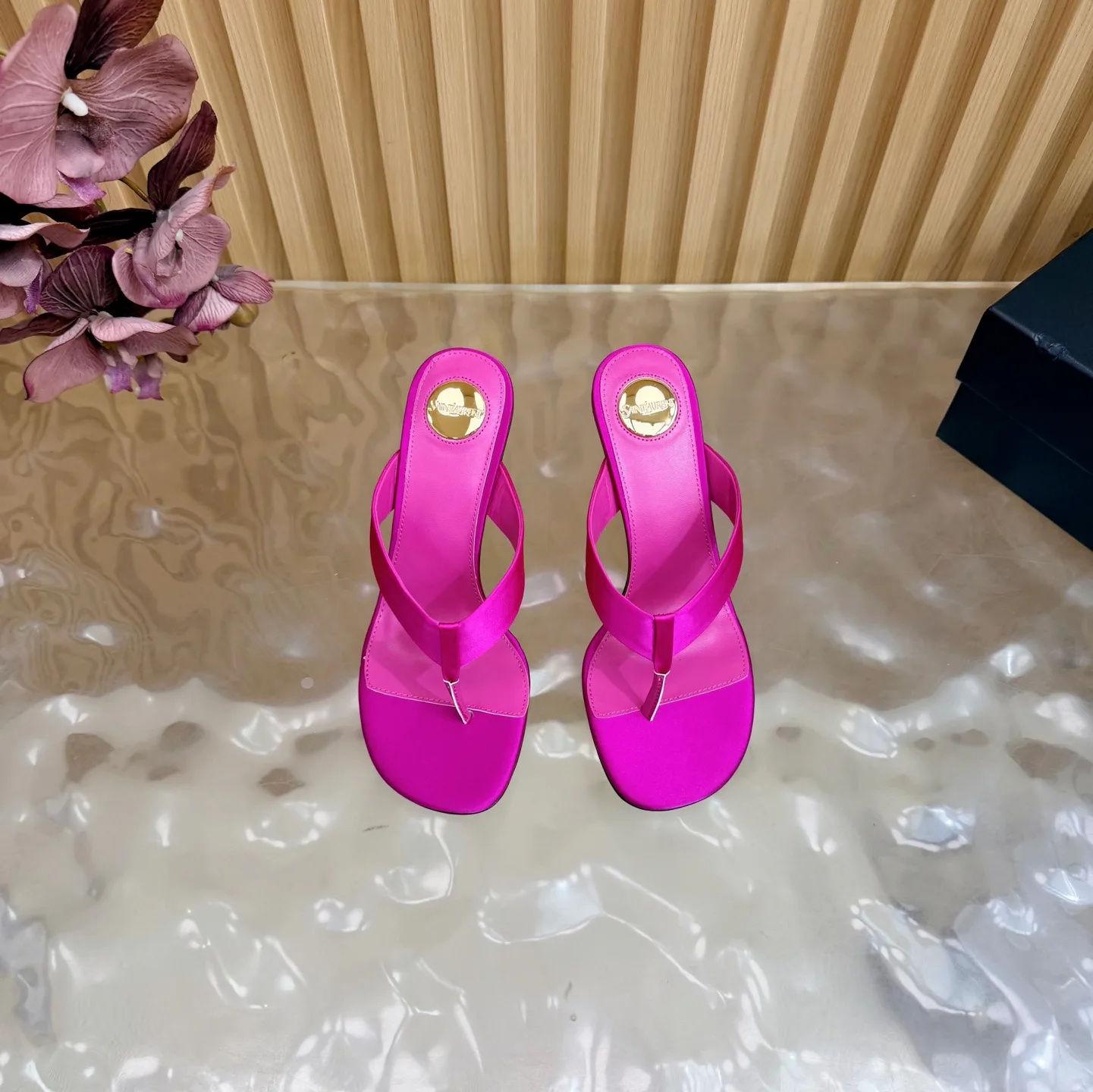 Шлепанцы Женские Saint Laurent 11660259