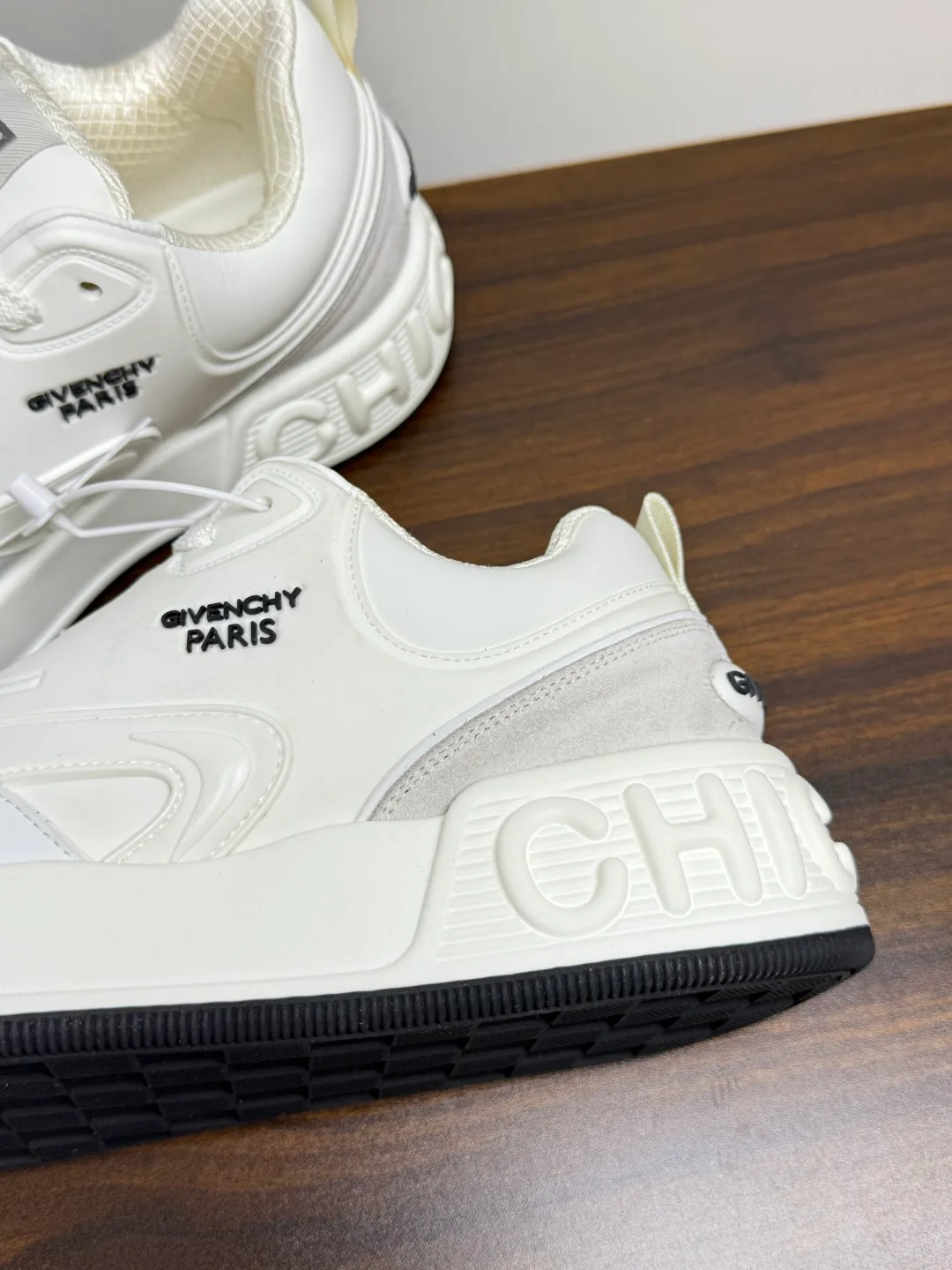 Кроссовки Мужские Givenchy 18961418
