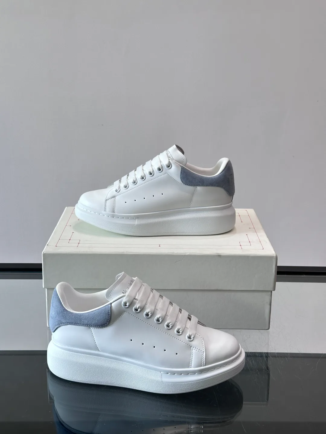 Кроссовки Женские Alexander Mcqueen 11170746