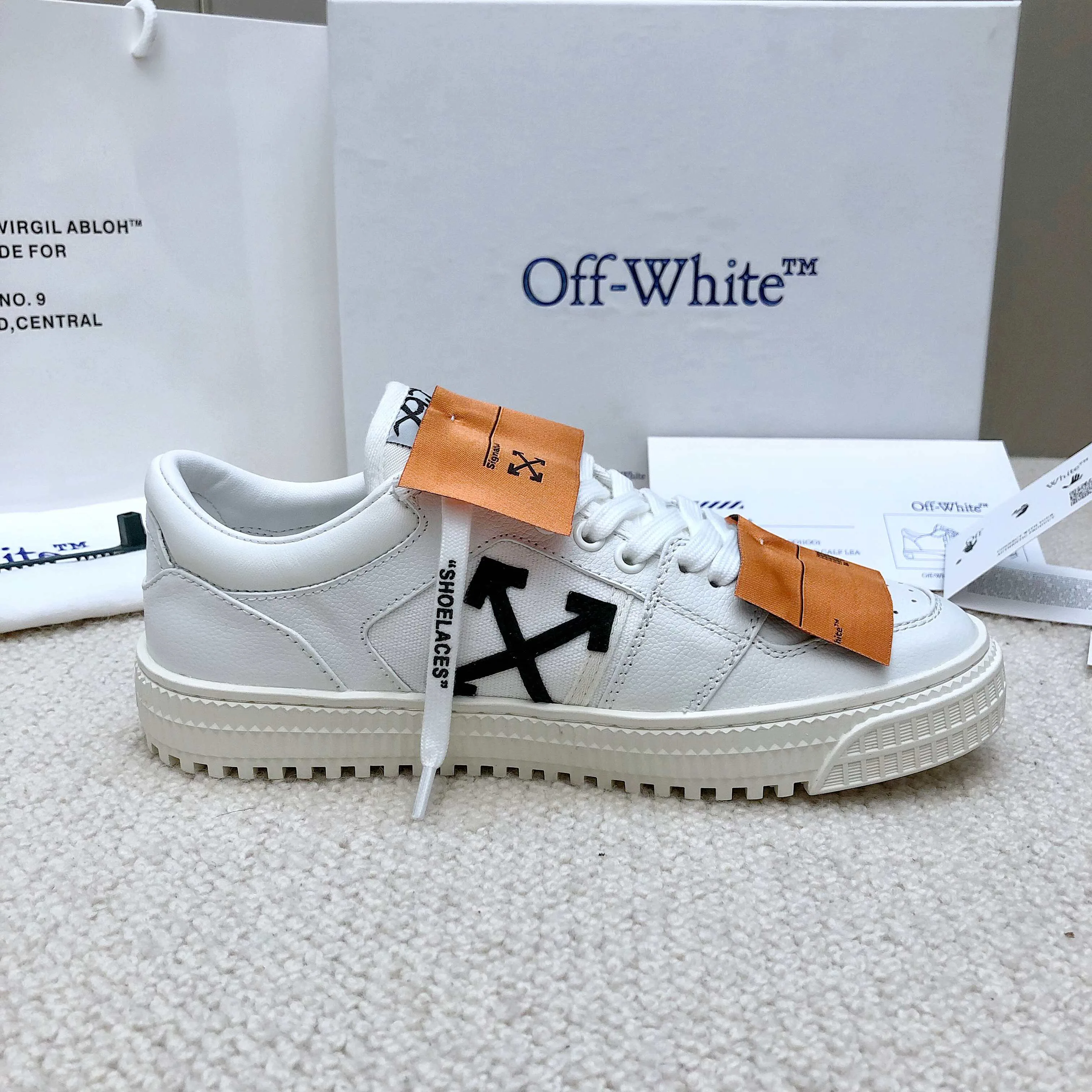 Кроссовки Женские Off-White 18103213