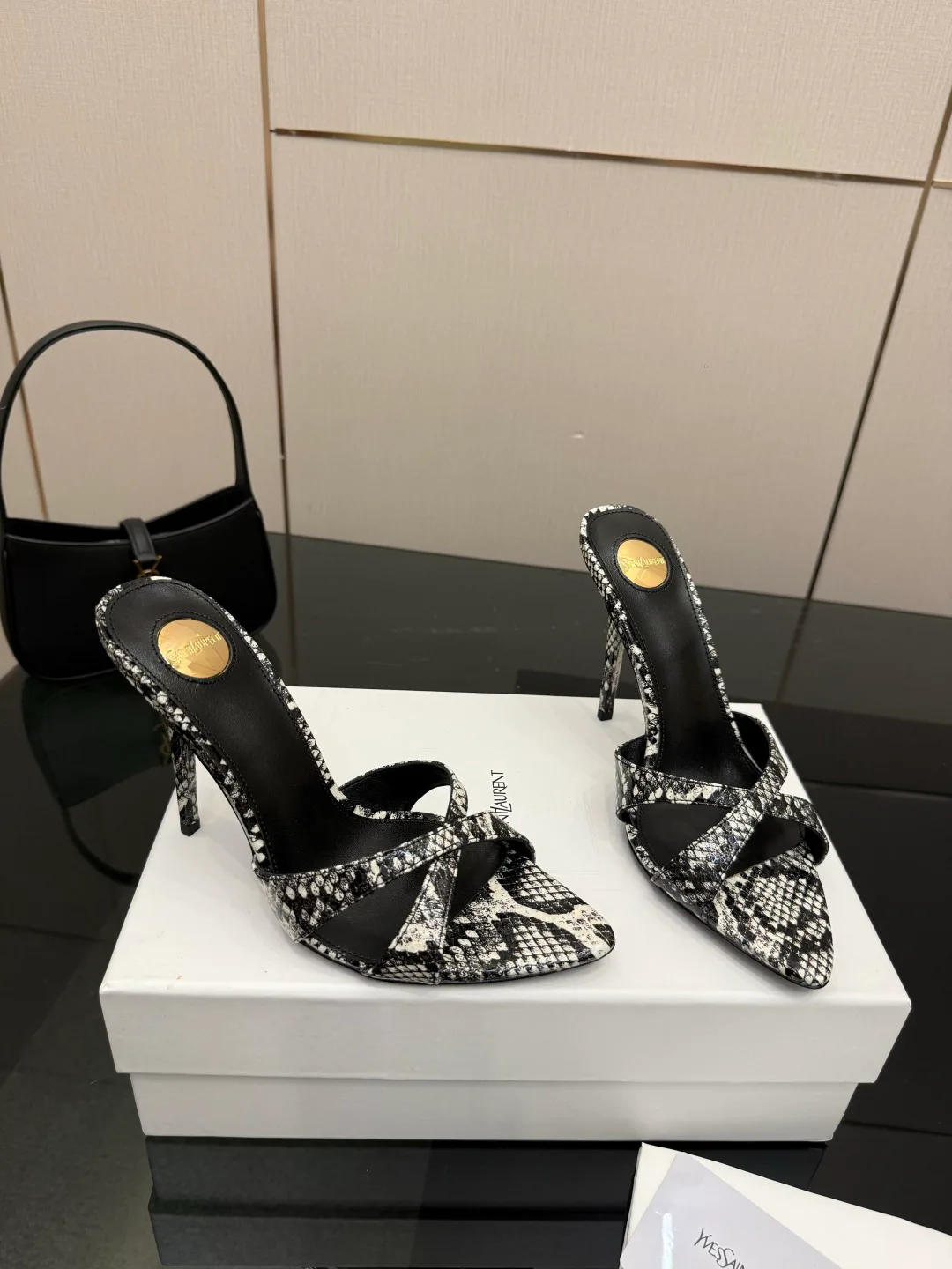 Босоножки Женские Saint Laurent 11409904