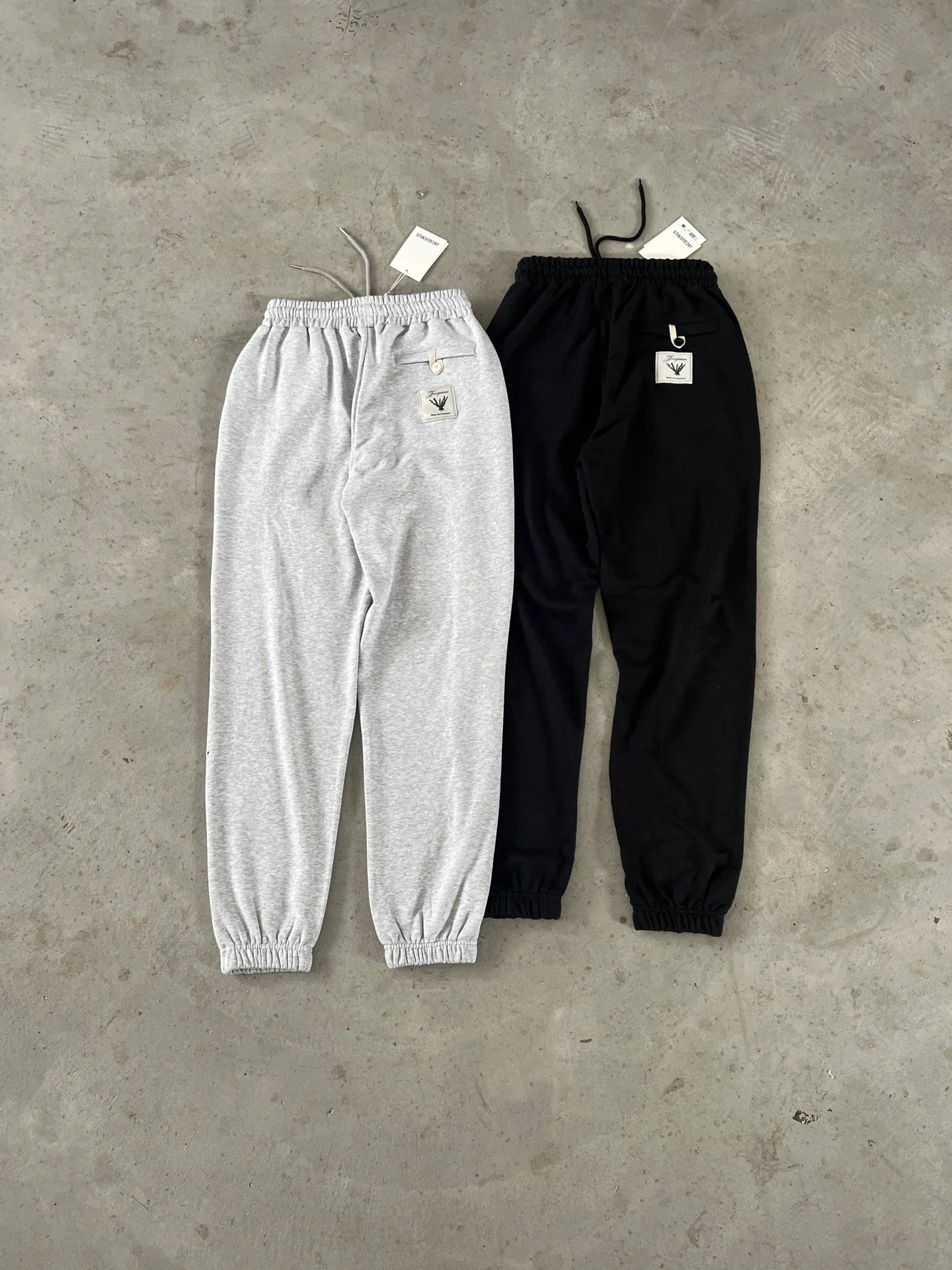 Брюки Женские Jacquemus 18212702