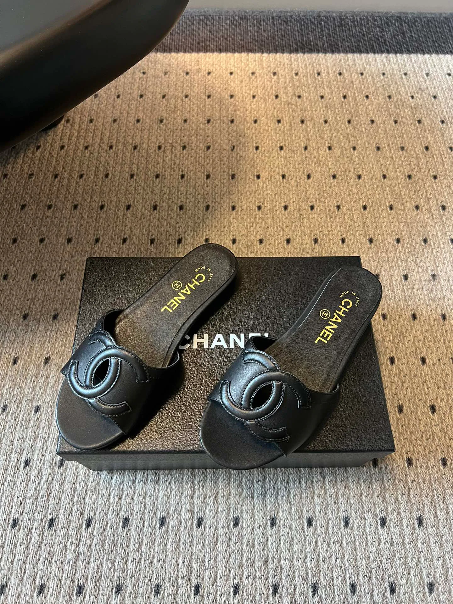 Шлепанцы Женские Chanel 11693290