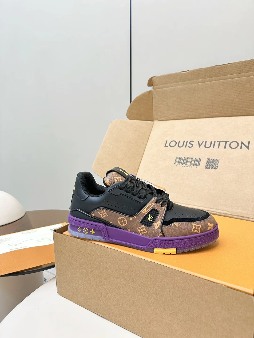 Кроссовки Женские Louis Vuitton 11778730