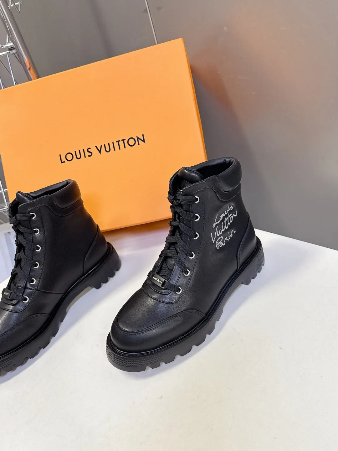 Ботинки Женские Louis Vuitton 114975