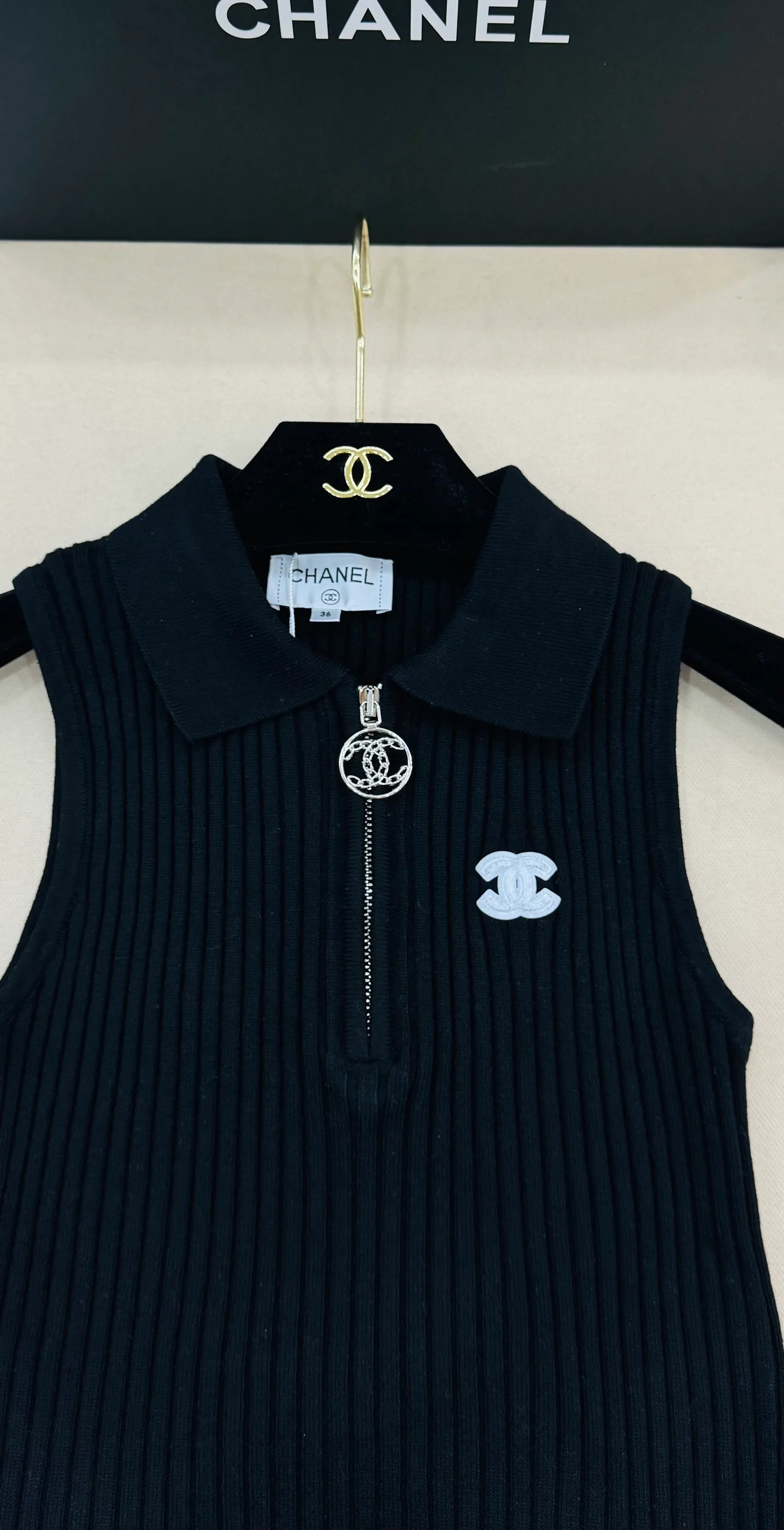 Жилеты Женские Chanel 13096327