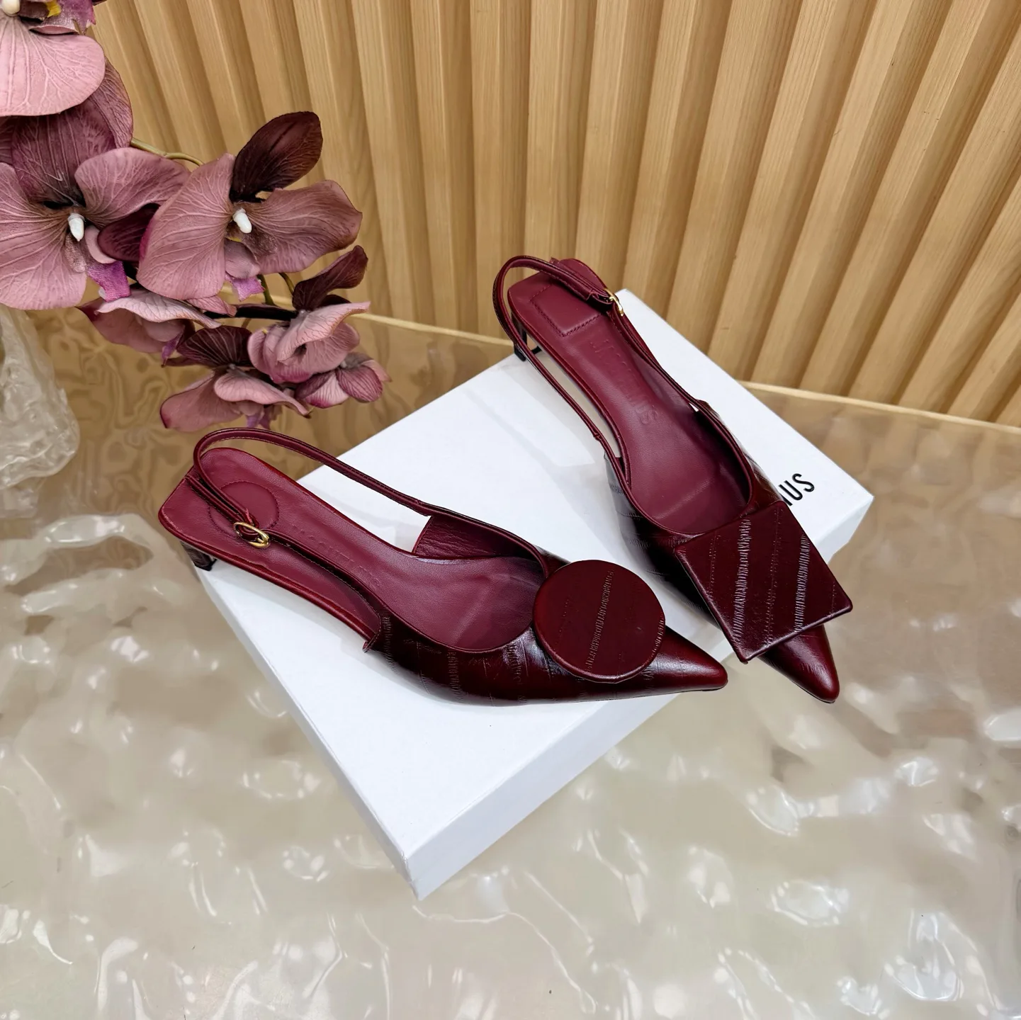 Туфли Женские Jacquemus 17038112