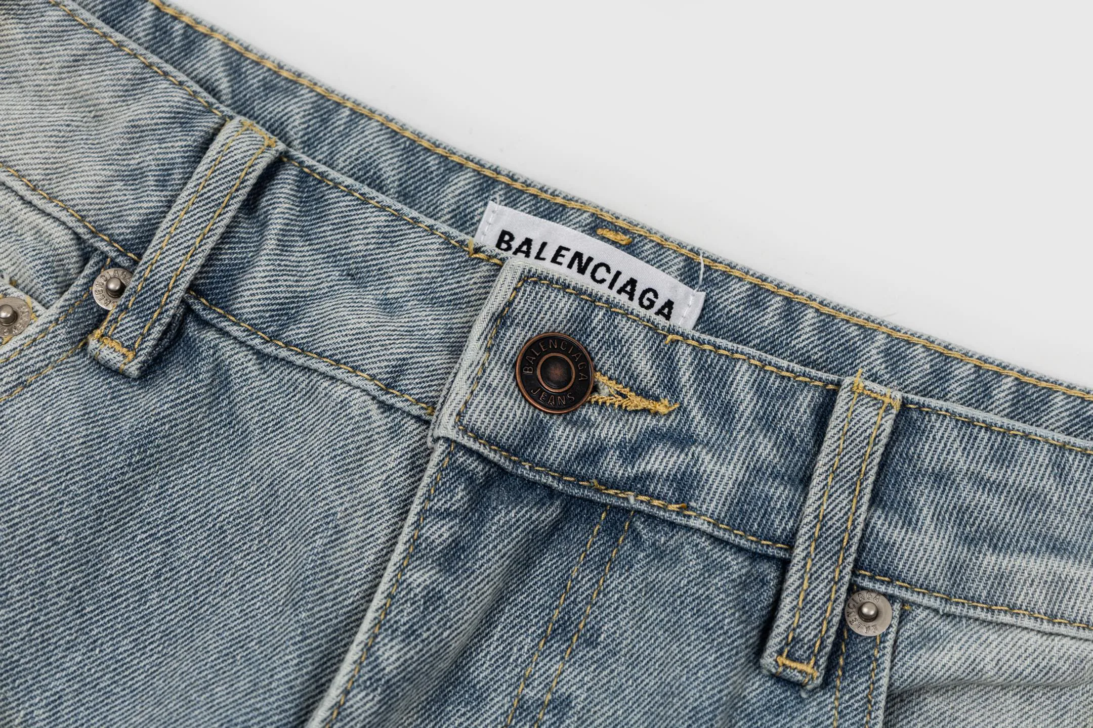 Джинсы Женские Balenciaga 16984047