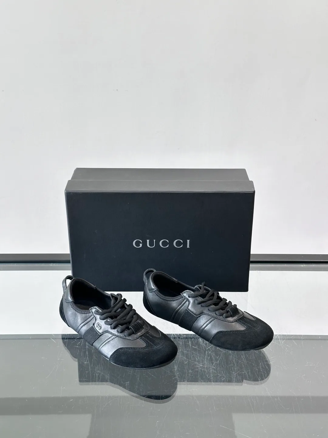 Кроссовки Женские Gucci 17689238
