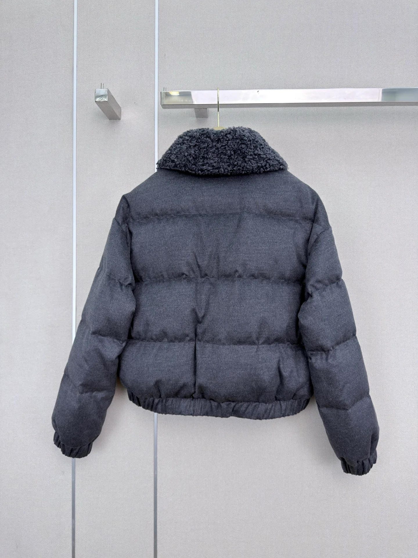 Куртки И Пуховики Женские Brunello Cucinelli 18185771