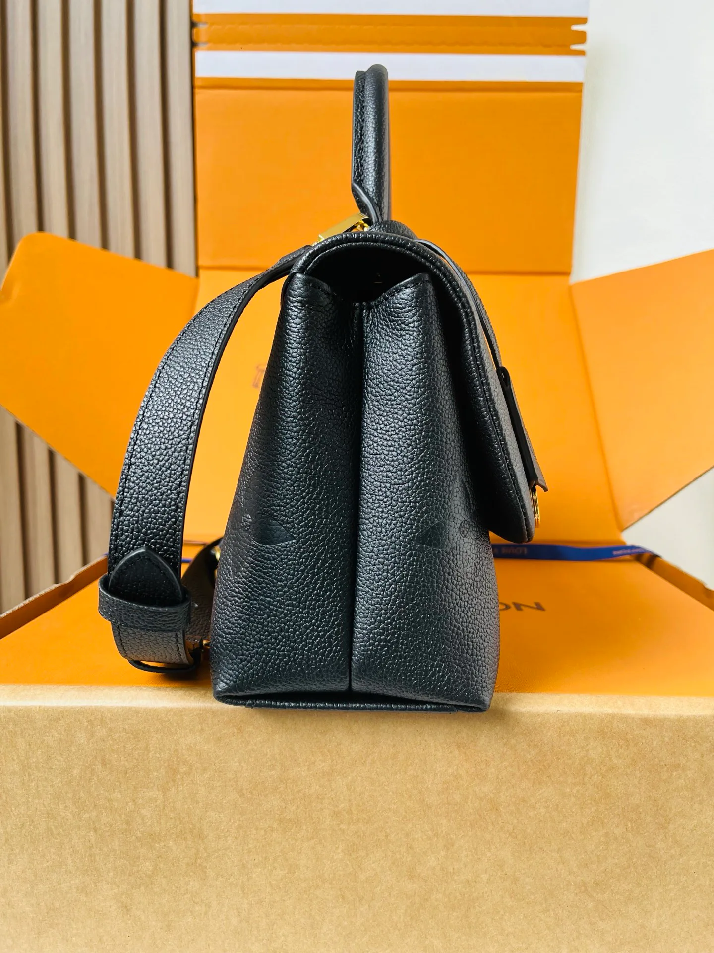 Классические Сумки Женские Louis Vuitton 12860027