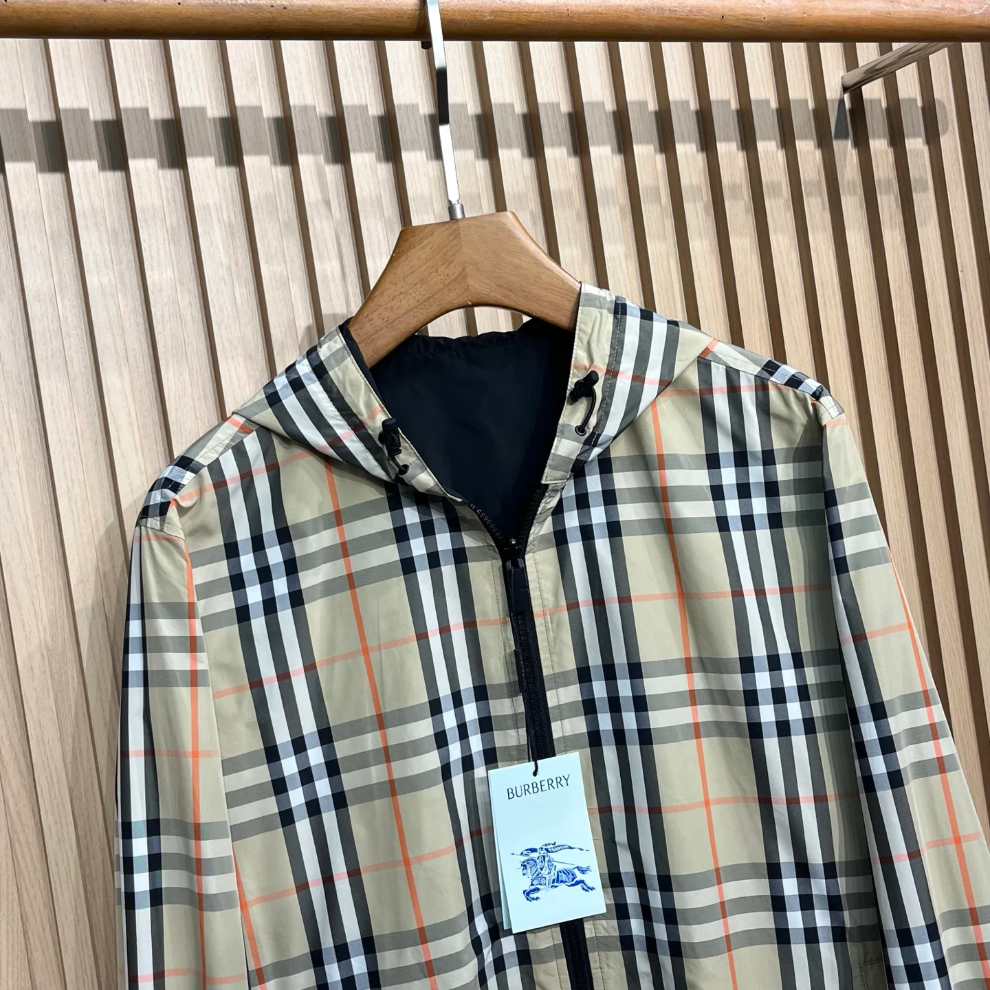 Куртки И Пуховики Женские Burberry 433344