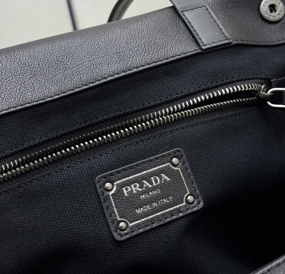 Классические Сумки Женские Prada 11520544