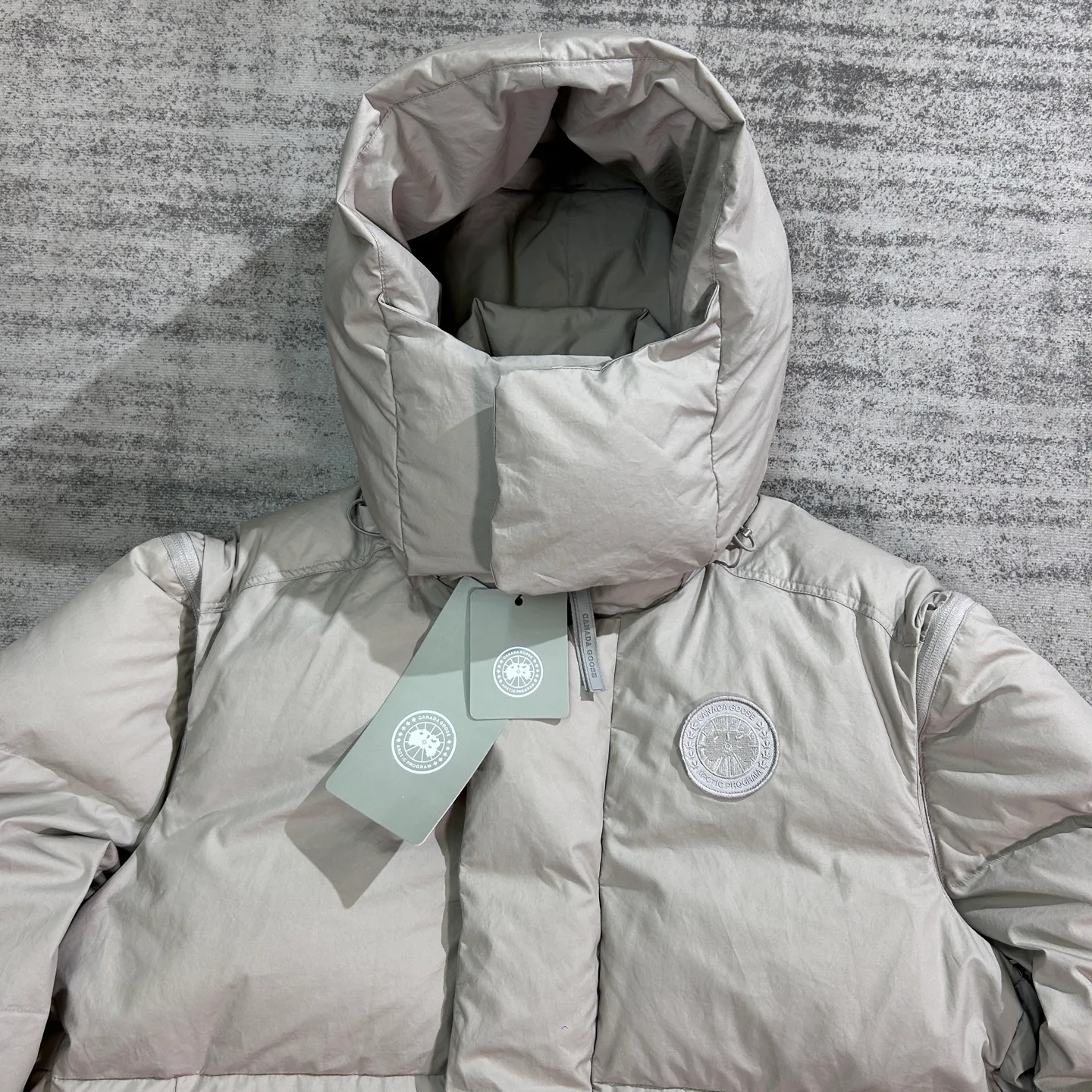 Куртки И Пуховики Женские Canada Goose 19407789