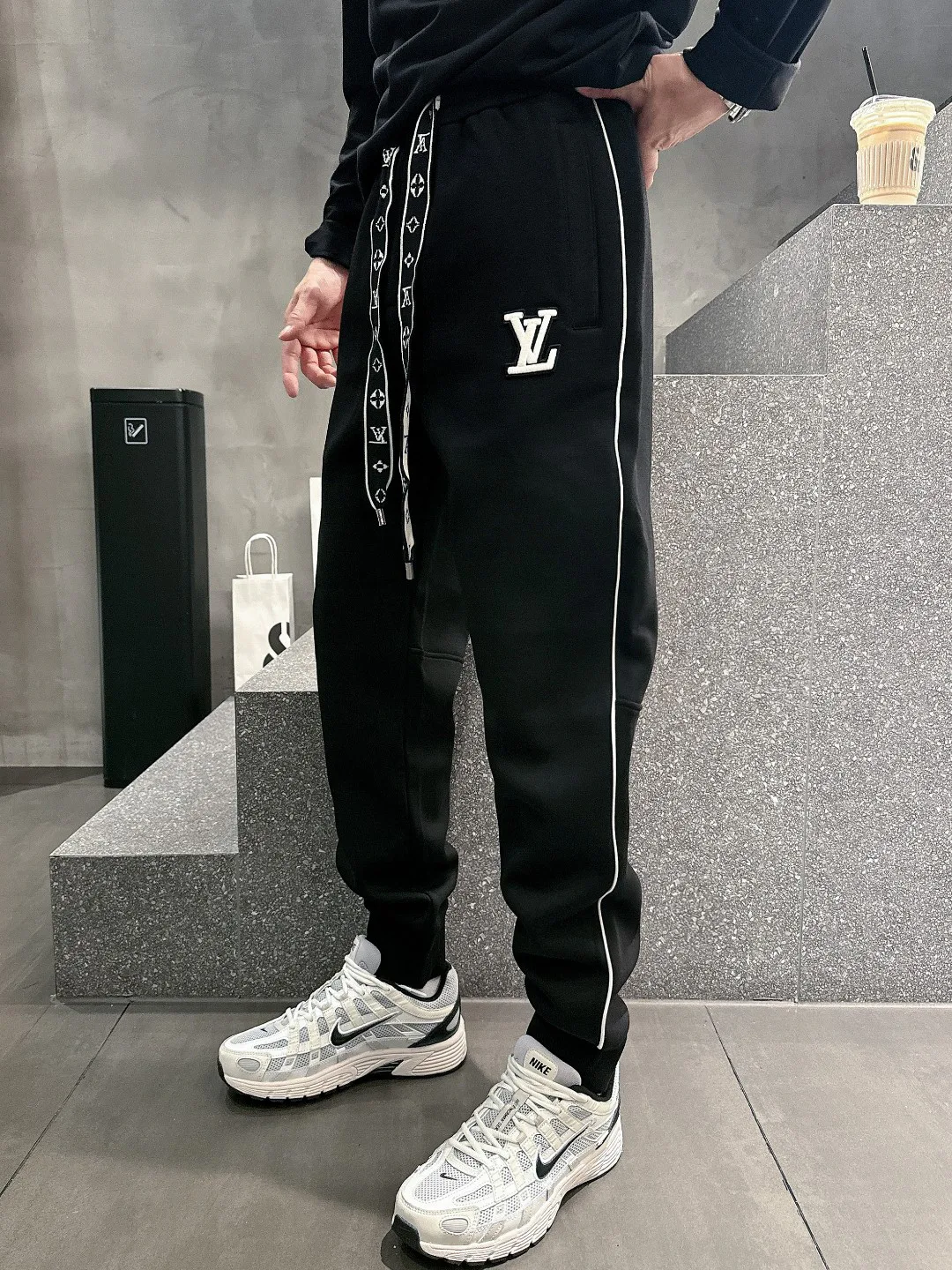 Брюки Мужские Louis Vuitton 1785952