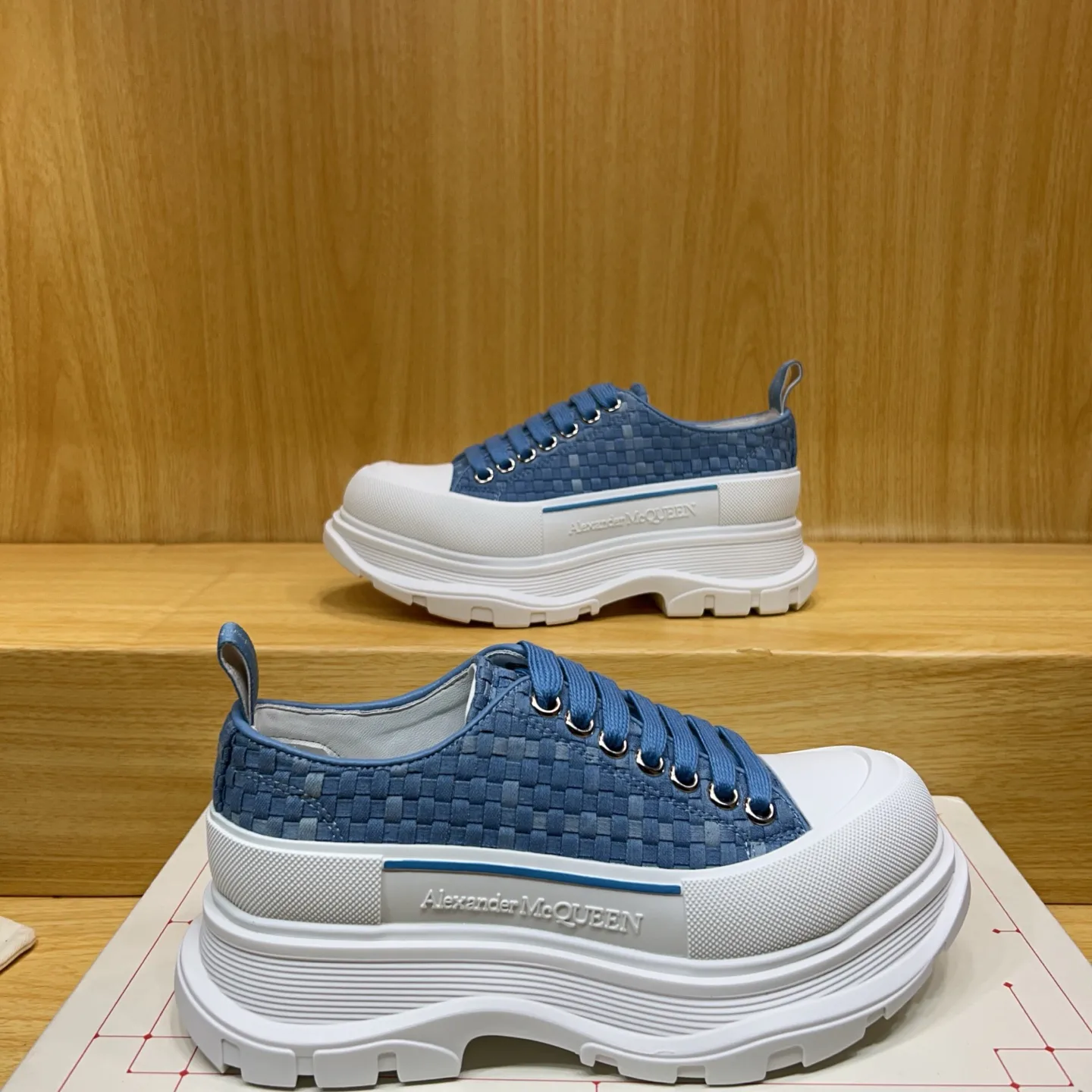 Кроссовки Женские Alexander Mcqueen 17545170