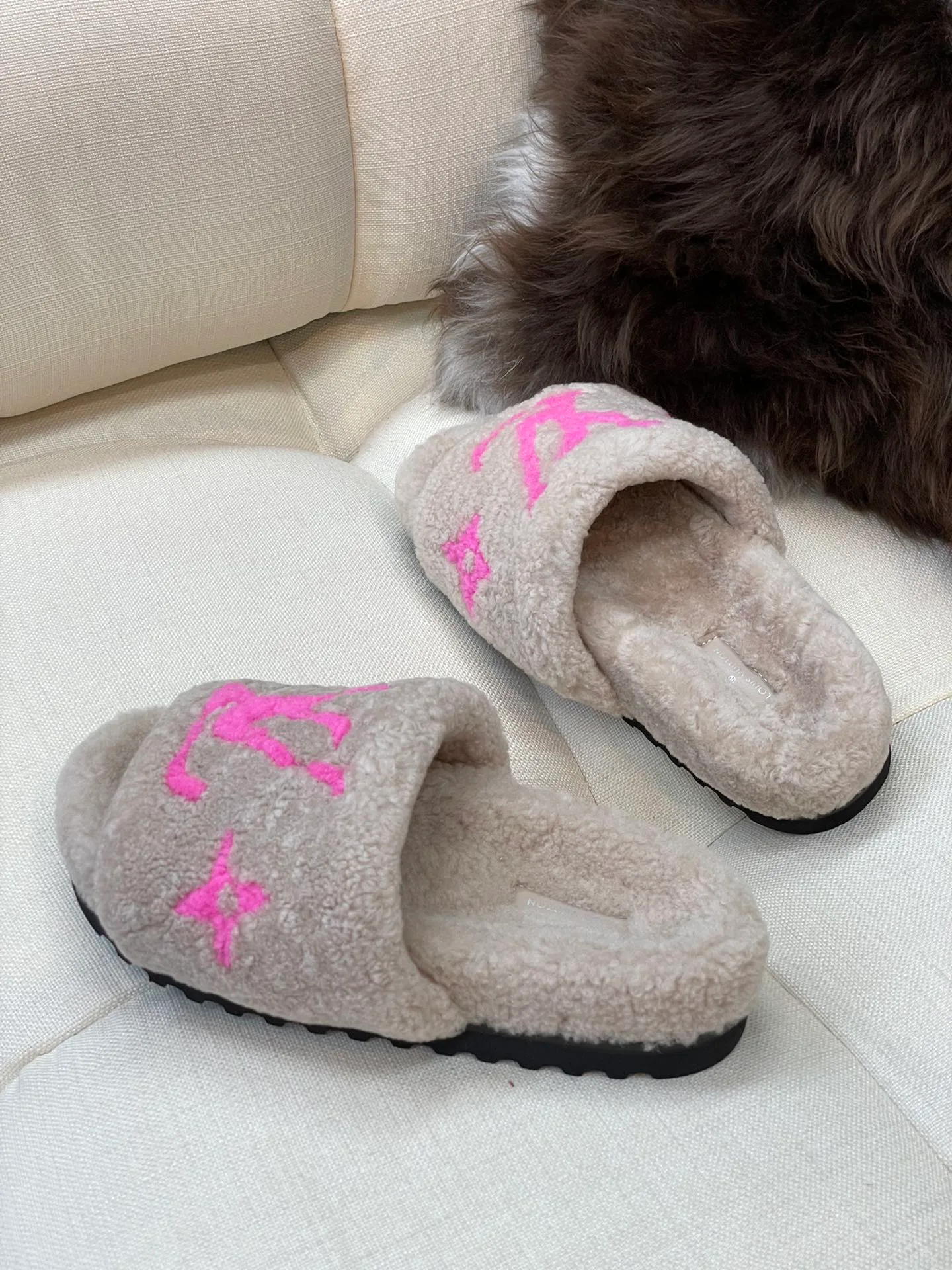 Тапочки Женские Louis Vuitton 138134