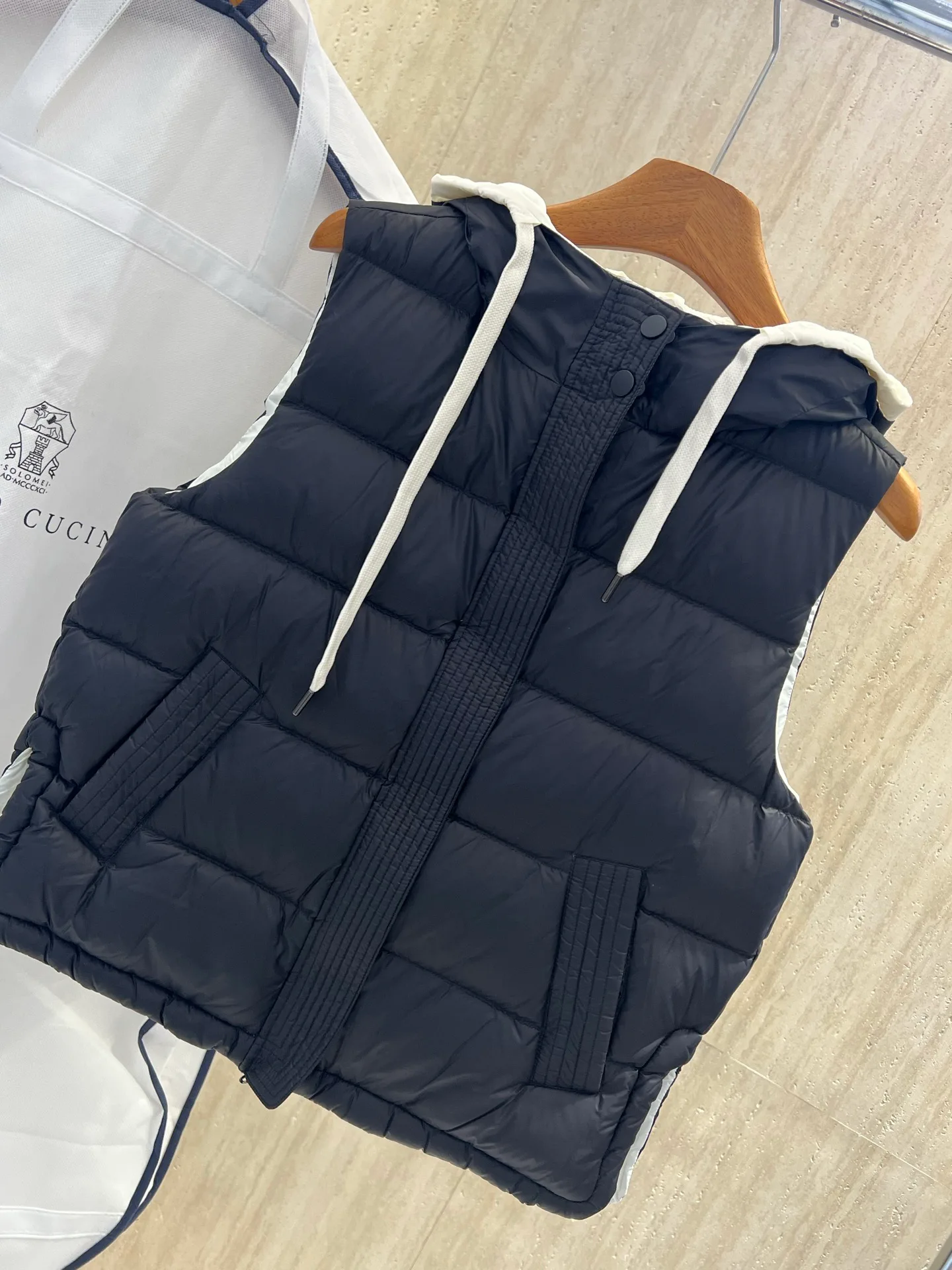 Жилеты Женские Brunello Cucinelli 18417987
