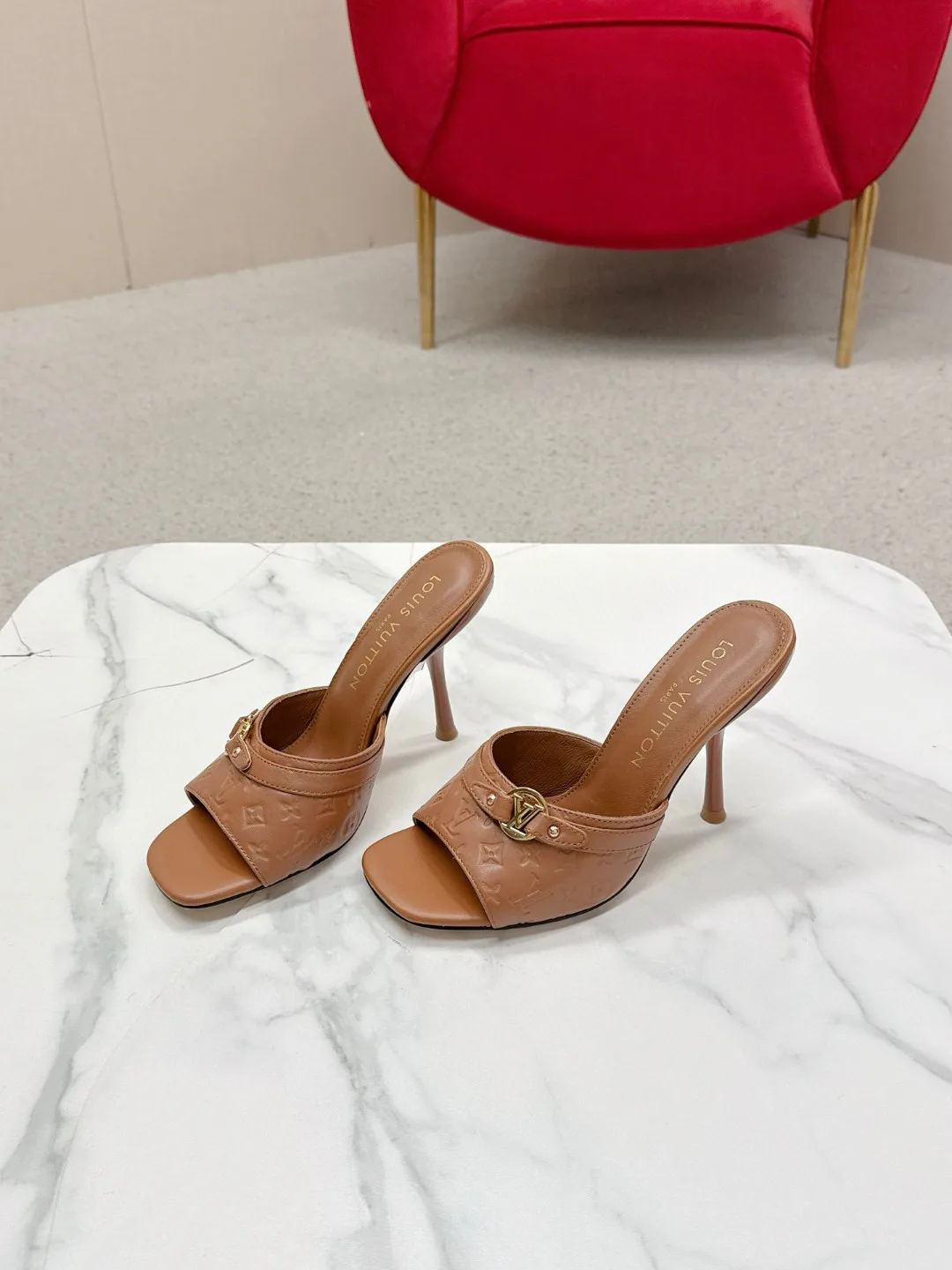 Босоножки Женские Louis Vuitton 1385751