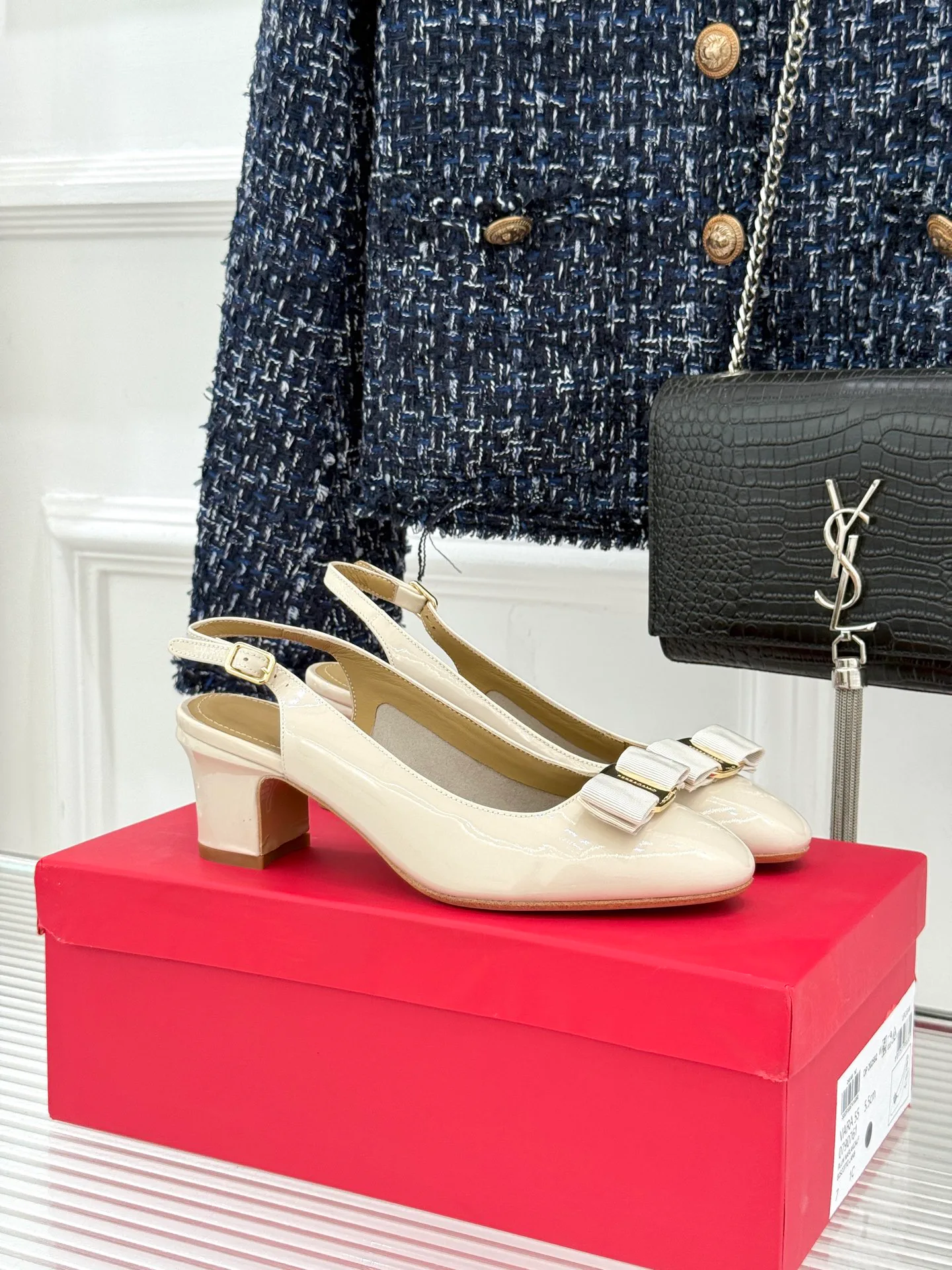 Туфли Женские Salvatore Ferragamo 13433070