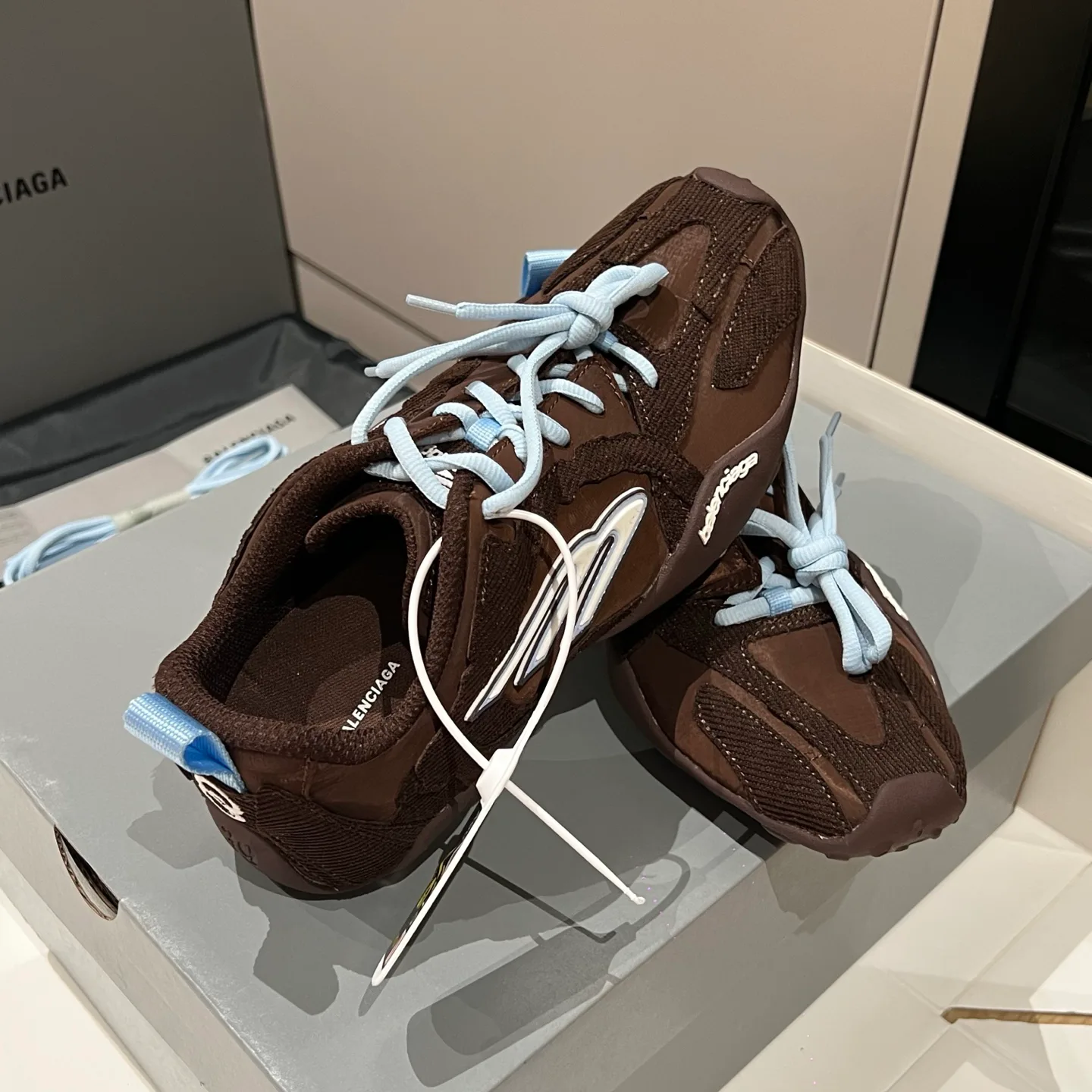 Кроссовки Женские Balenciaga 12948699