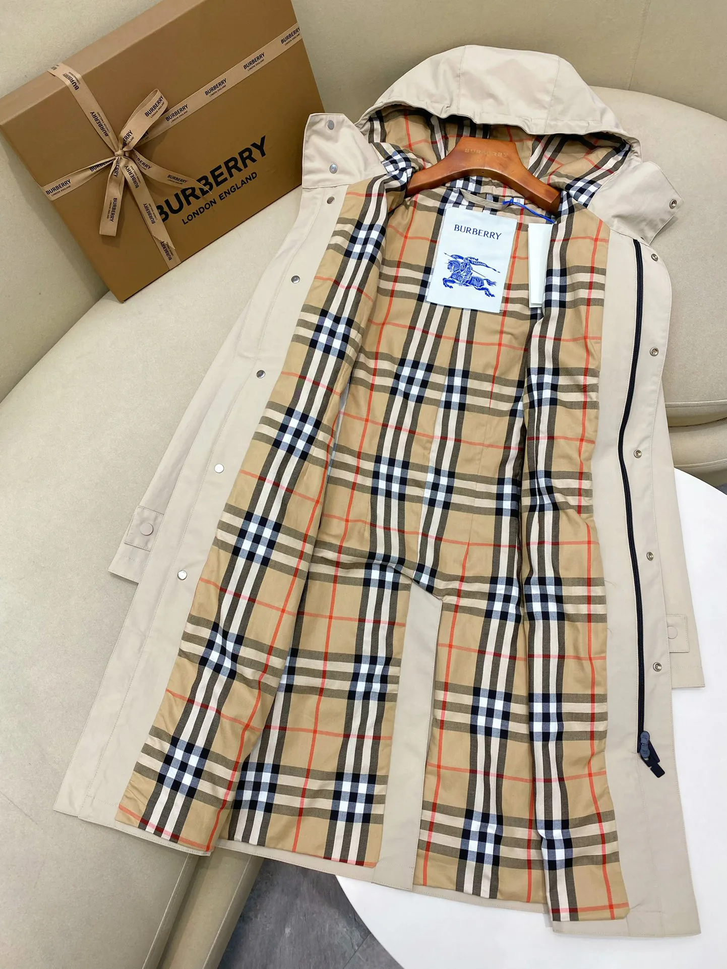 Куртки Женские Burberry 2140