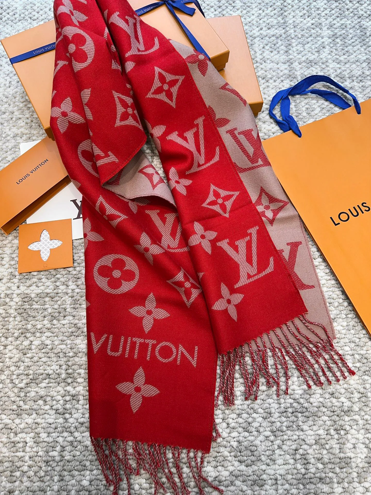 Шарфы Louis Vuitton 240447