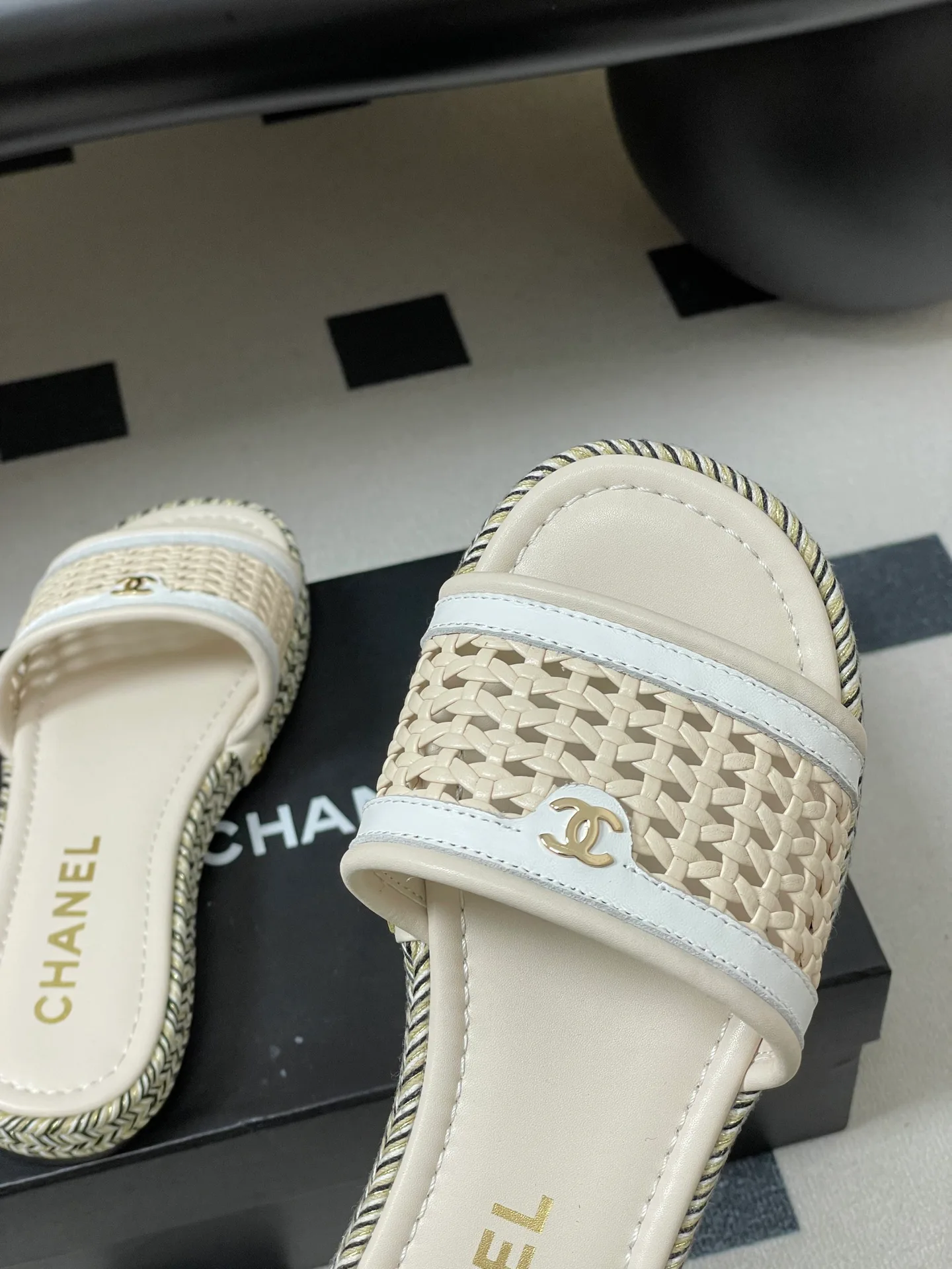 Сандалии Женские Chanel 11574060