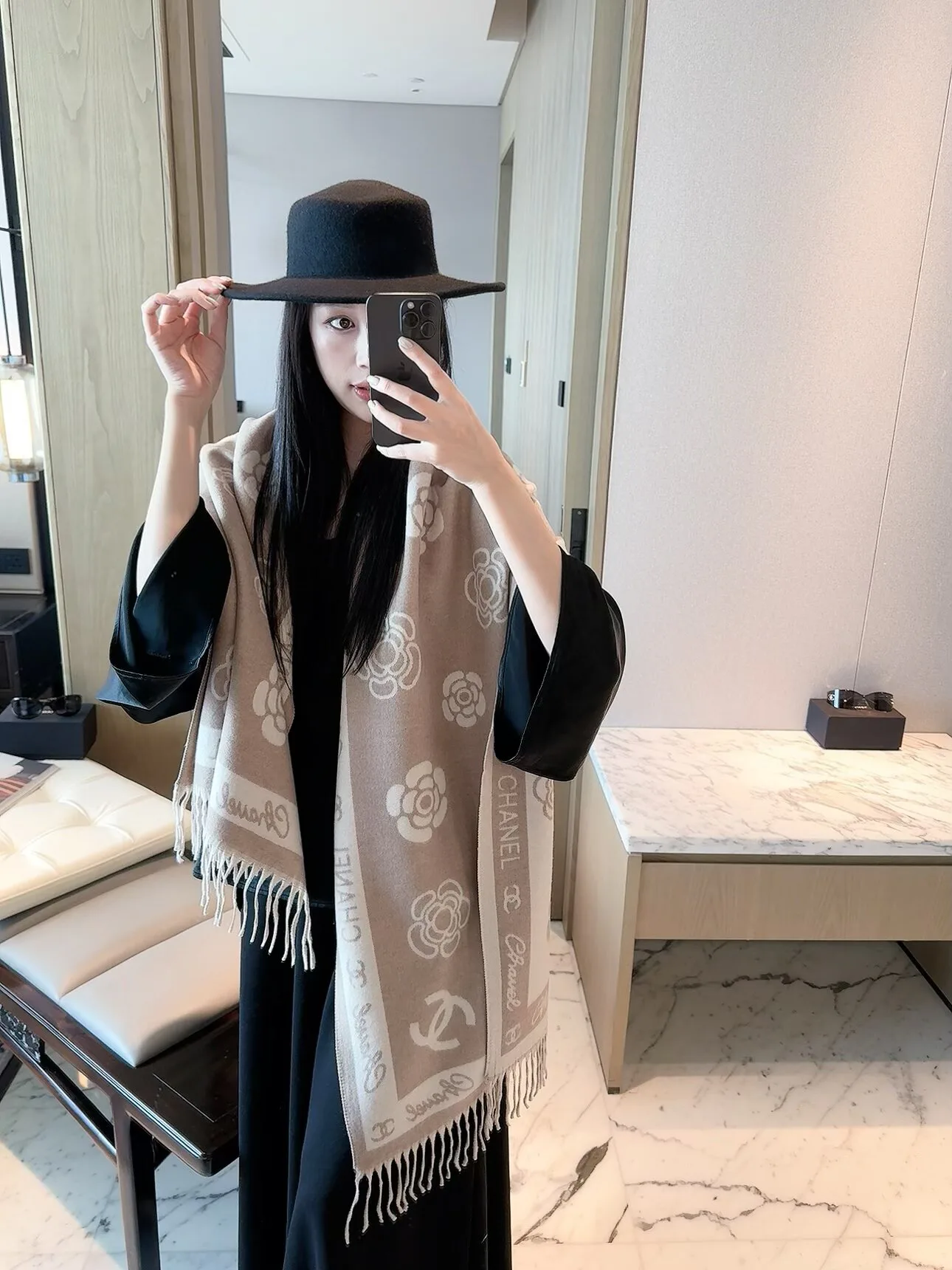 Шарфы Chanel 18598277