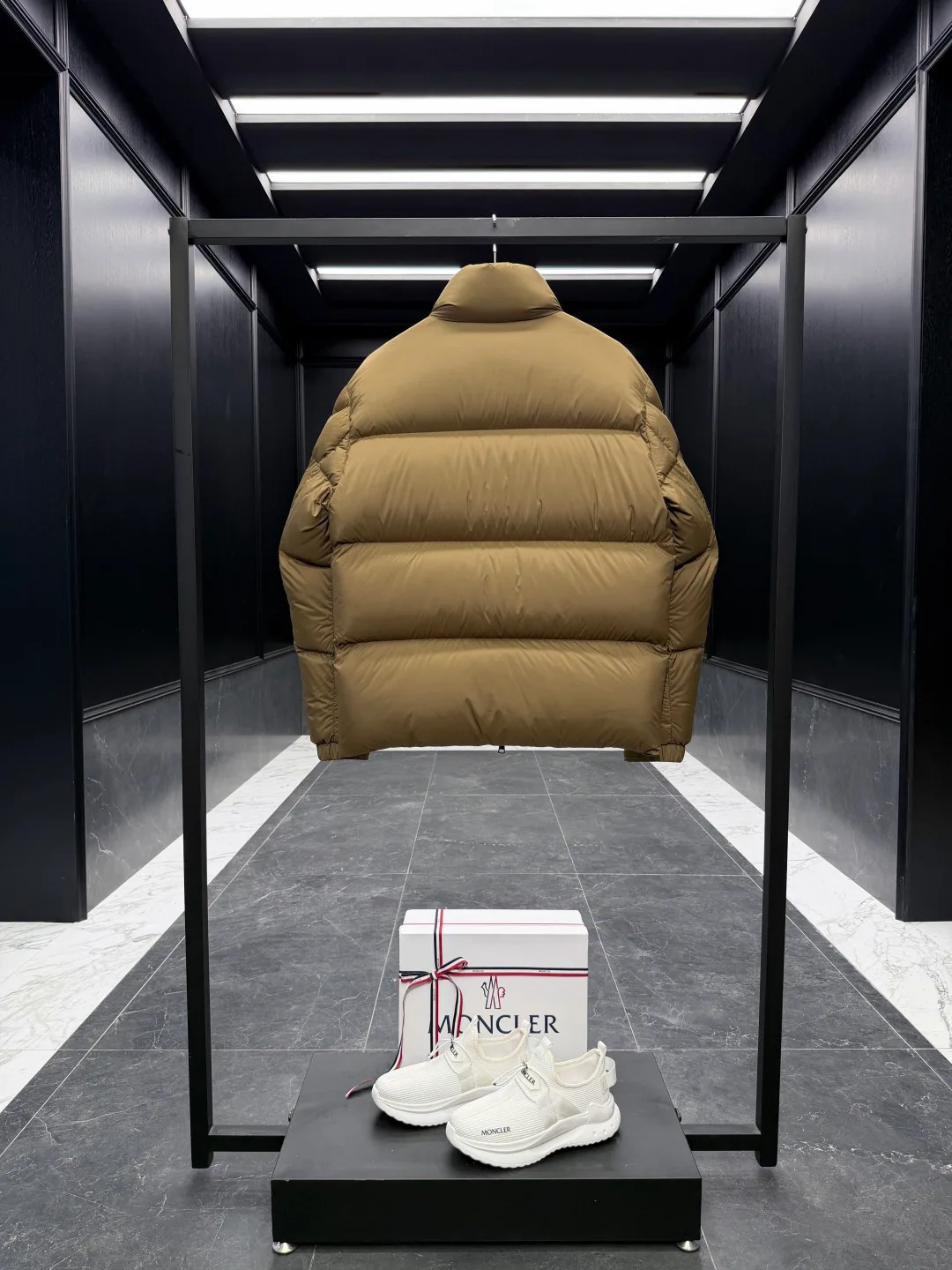 Куртки И Пуховики Мужские Moncler 1283062