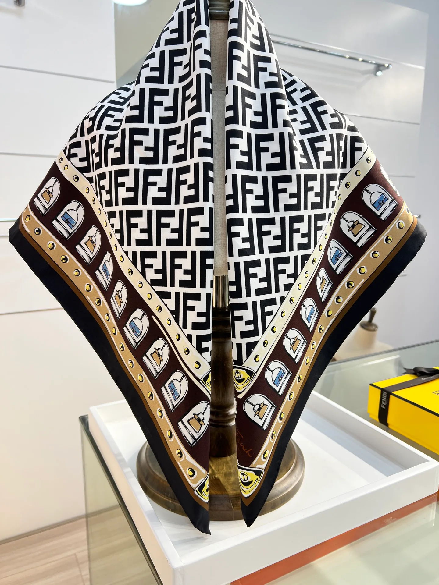 Шарфы Fendi 1883150