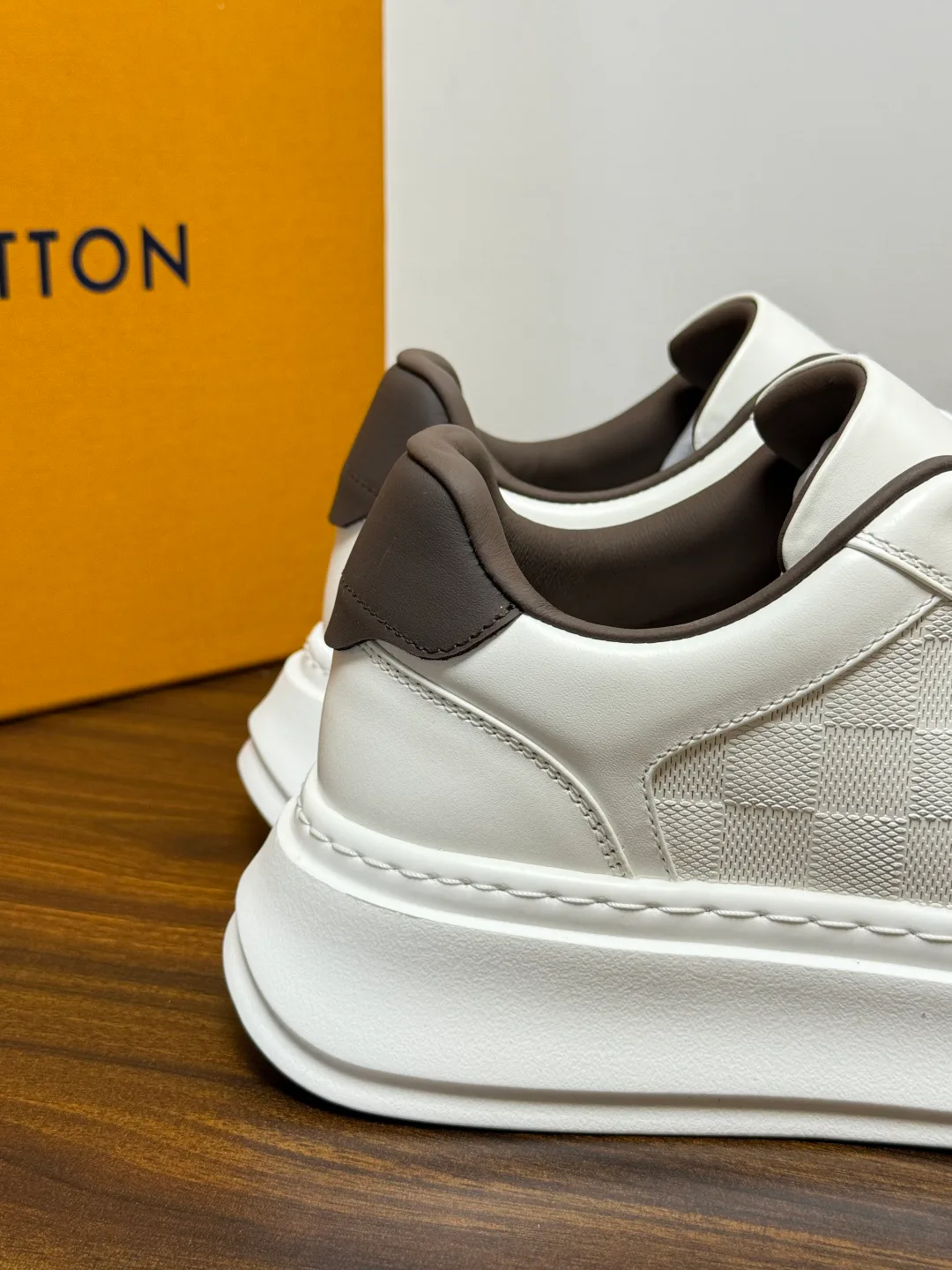 Кроссовки Мужские Louis Vuitton 19569390