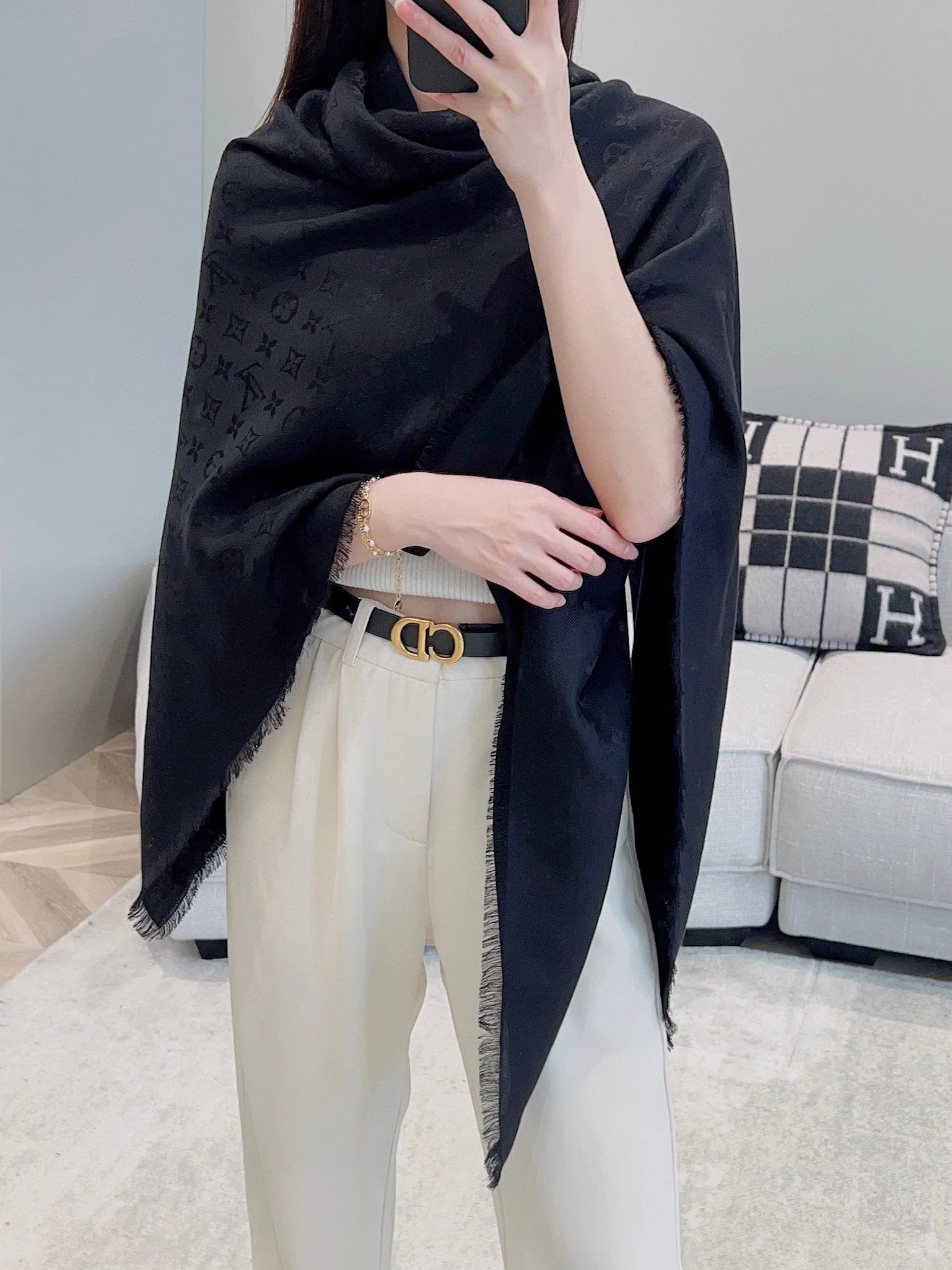 Шарфы Louis Vuitton 19731