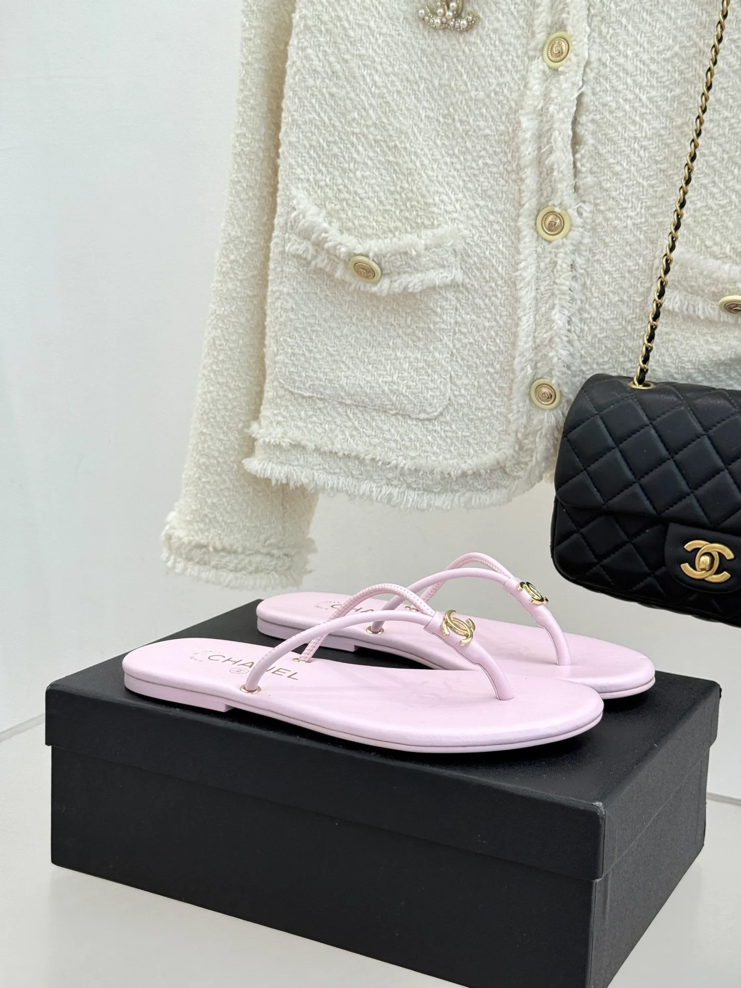 Шлепанцы Женские Chanel 11646715