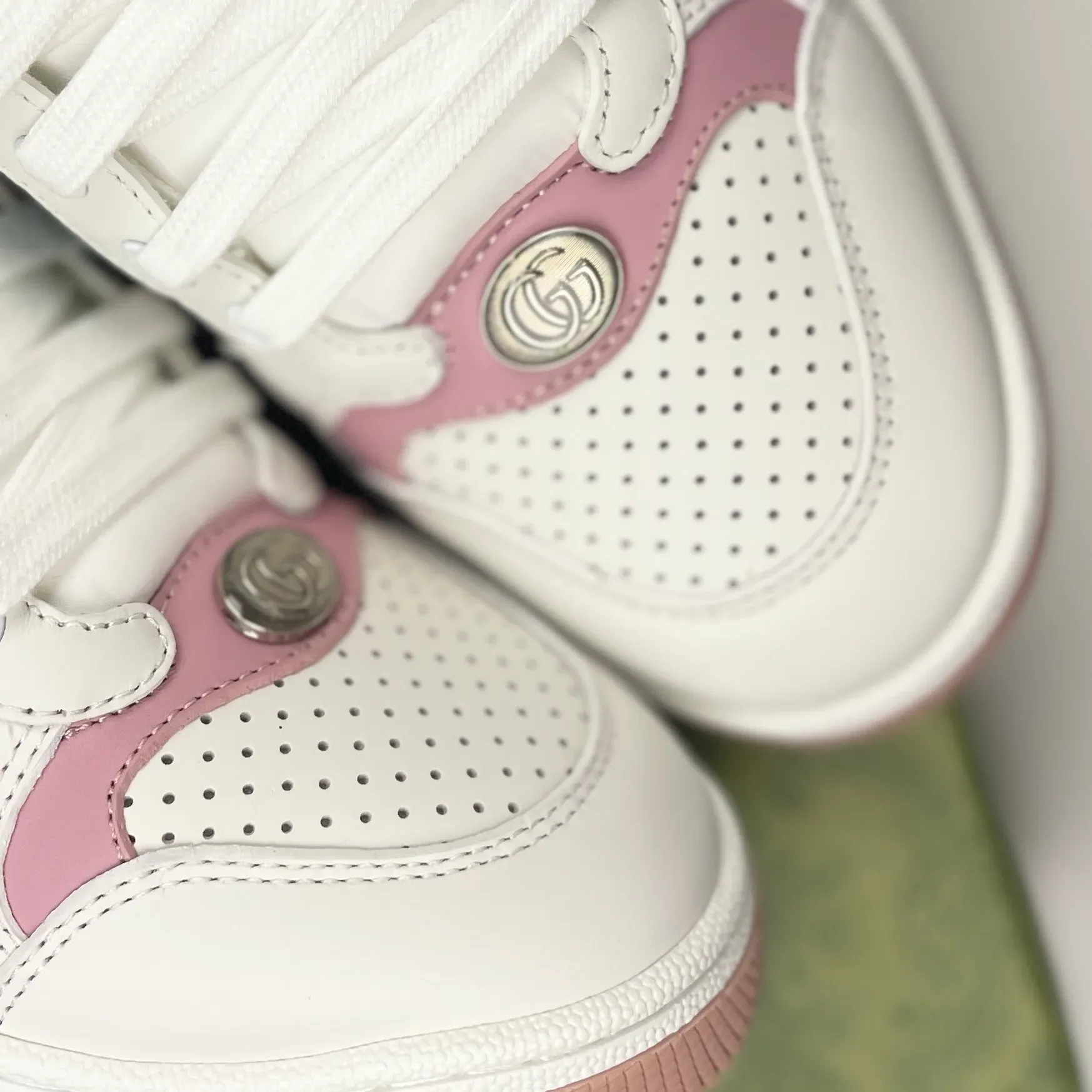 Кроссовки Женские Gucci 425286