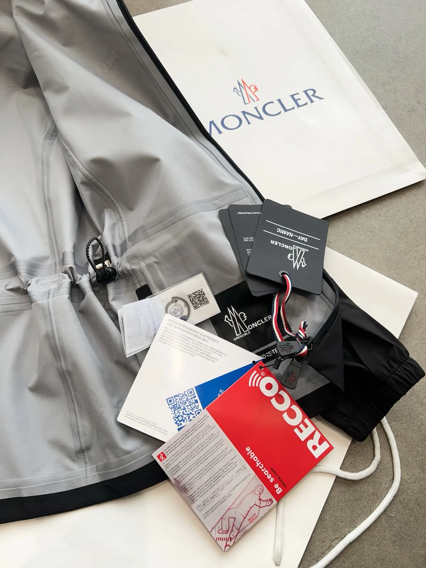Куртки И Пуховики Женские Moncler 19527596