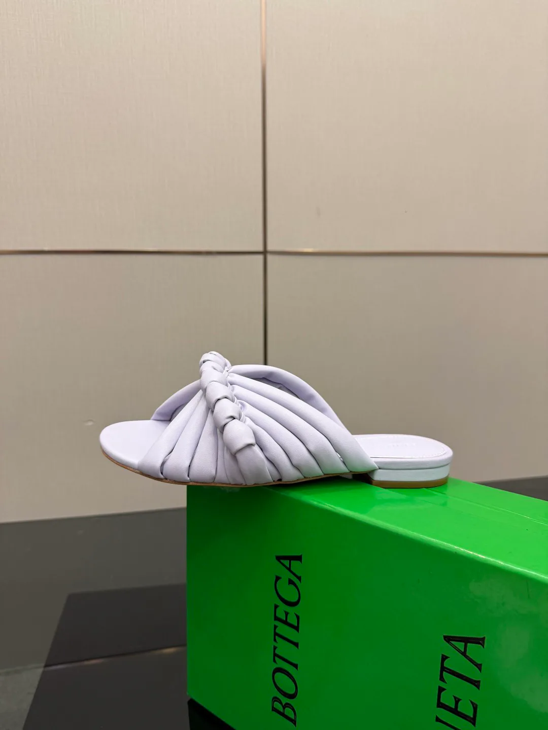 Шлепанцы Женские Bottega Veneta 9632684