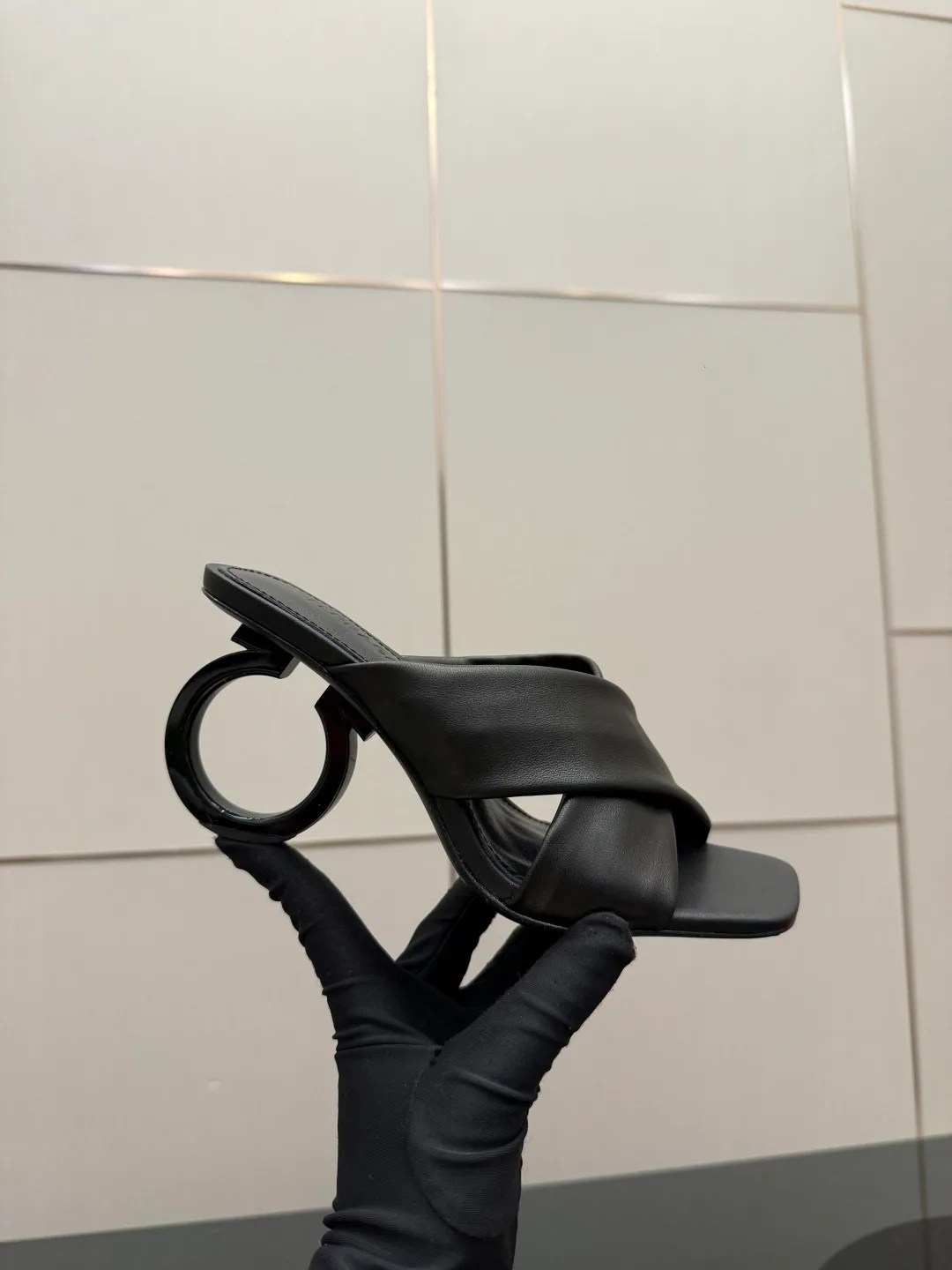 Босоножки Женские Salvatore Ferragamo 1498829