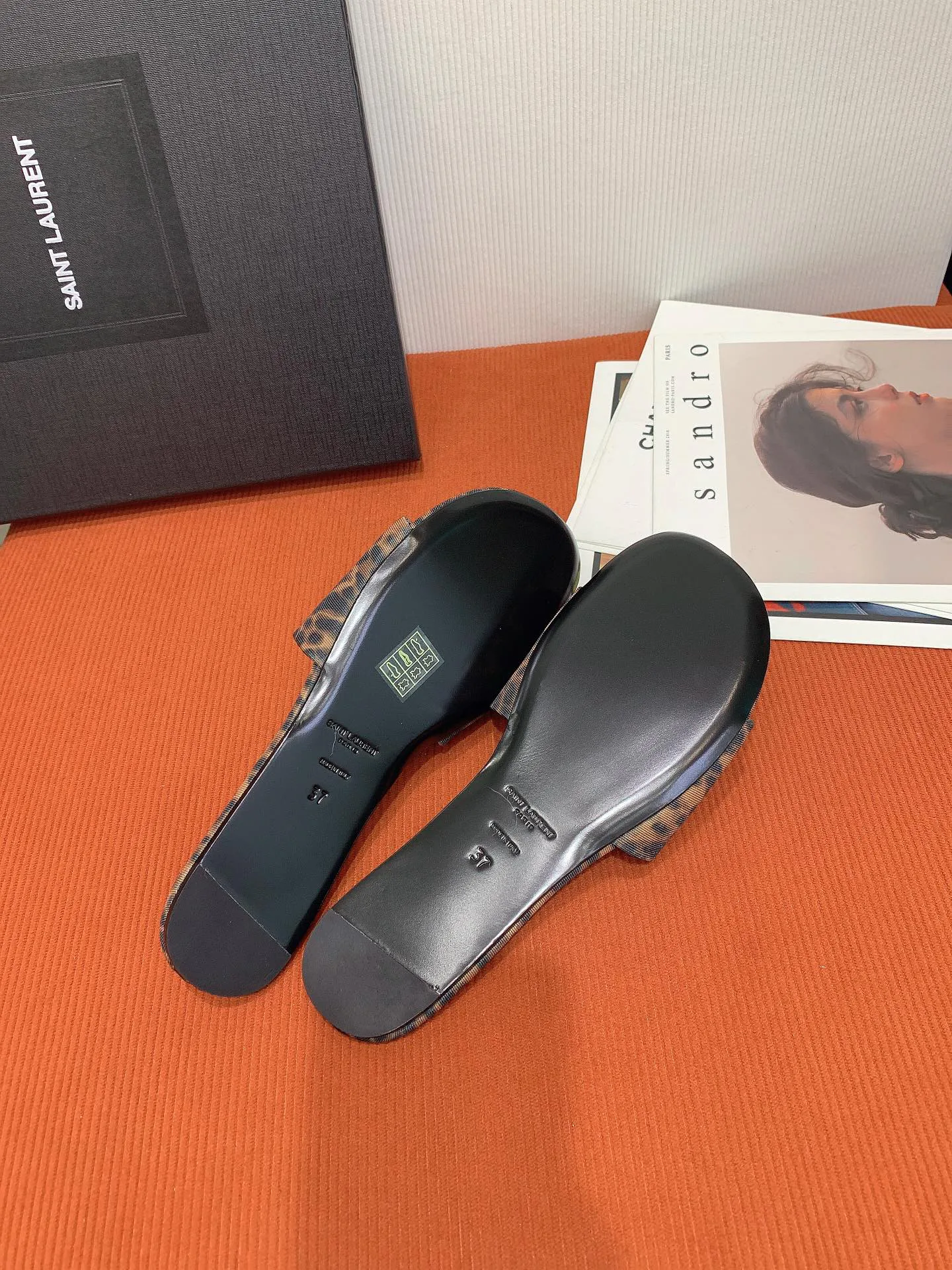 Шлепанцы Женские Saint Laurent 4348451