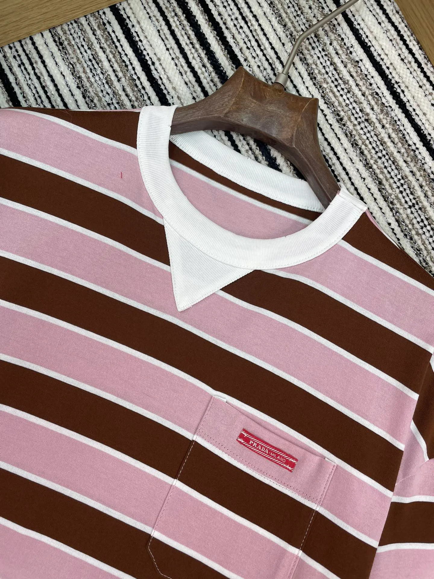 Футболки Женские Prada 2302700